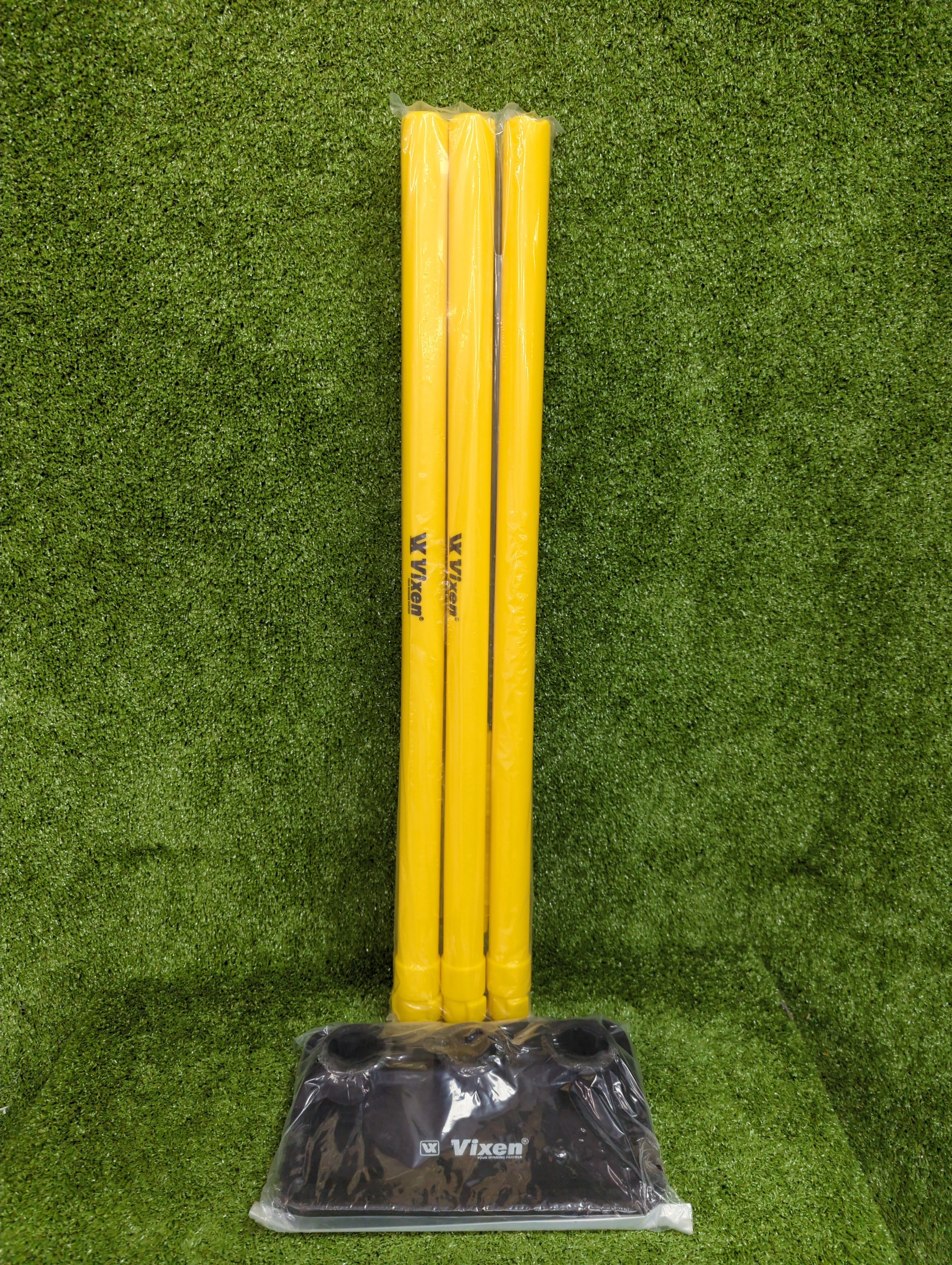 Vixen Cricket Plastic Stumps with Rubber Base