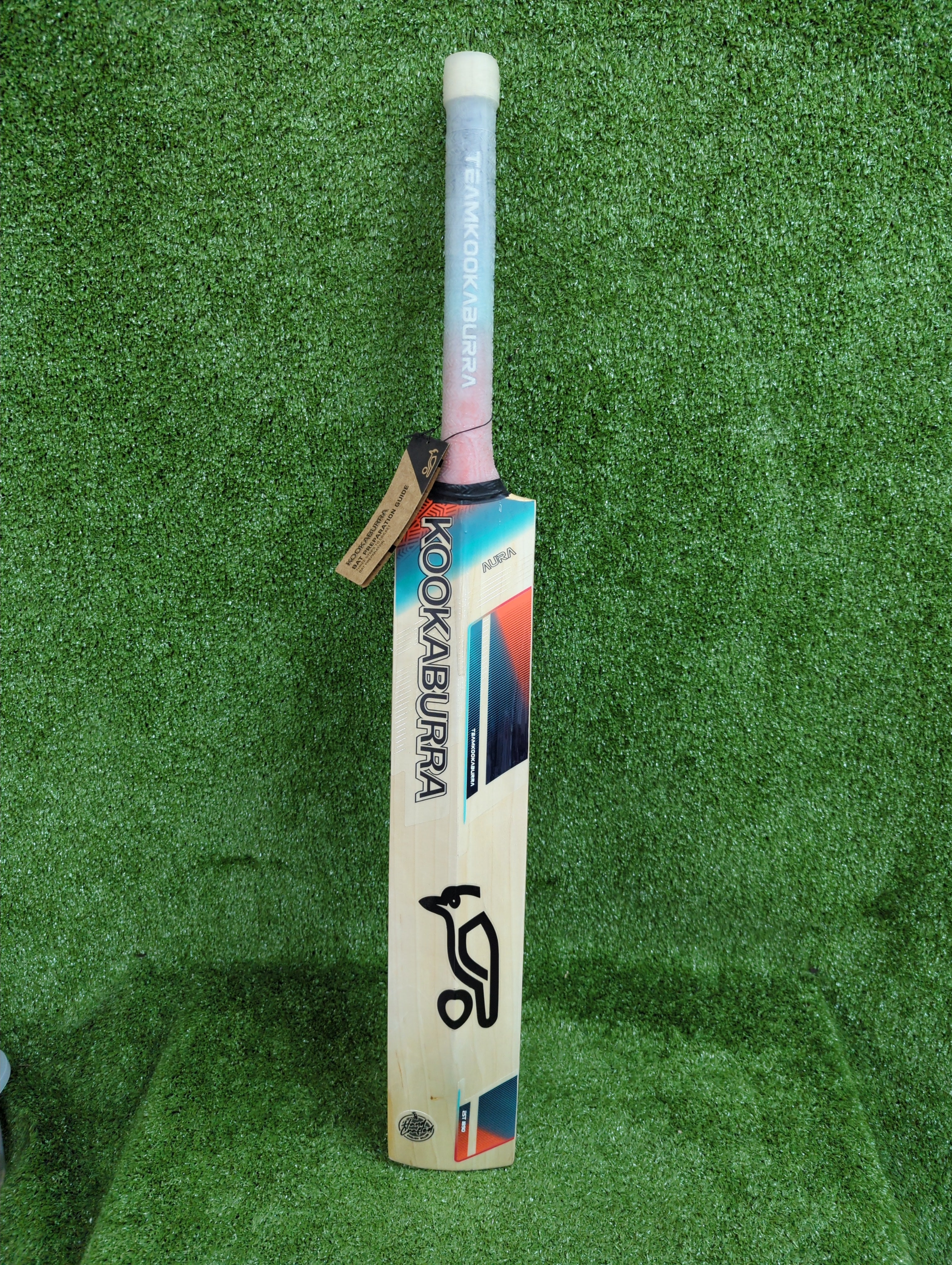 Kookaburra Aura 4.1 English Willow Cricket Bat