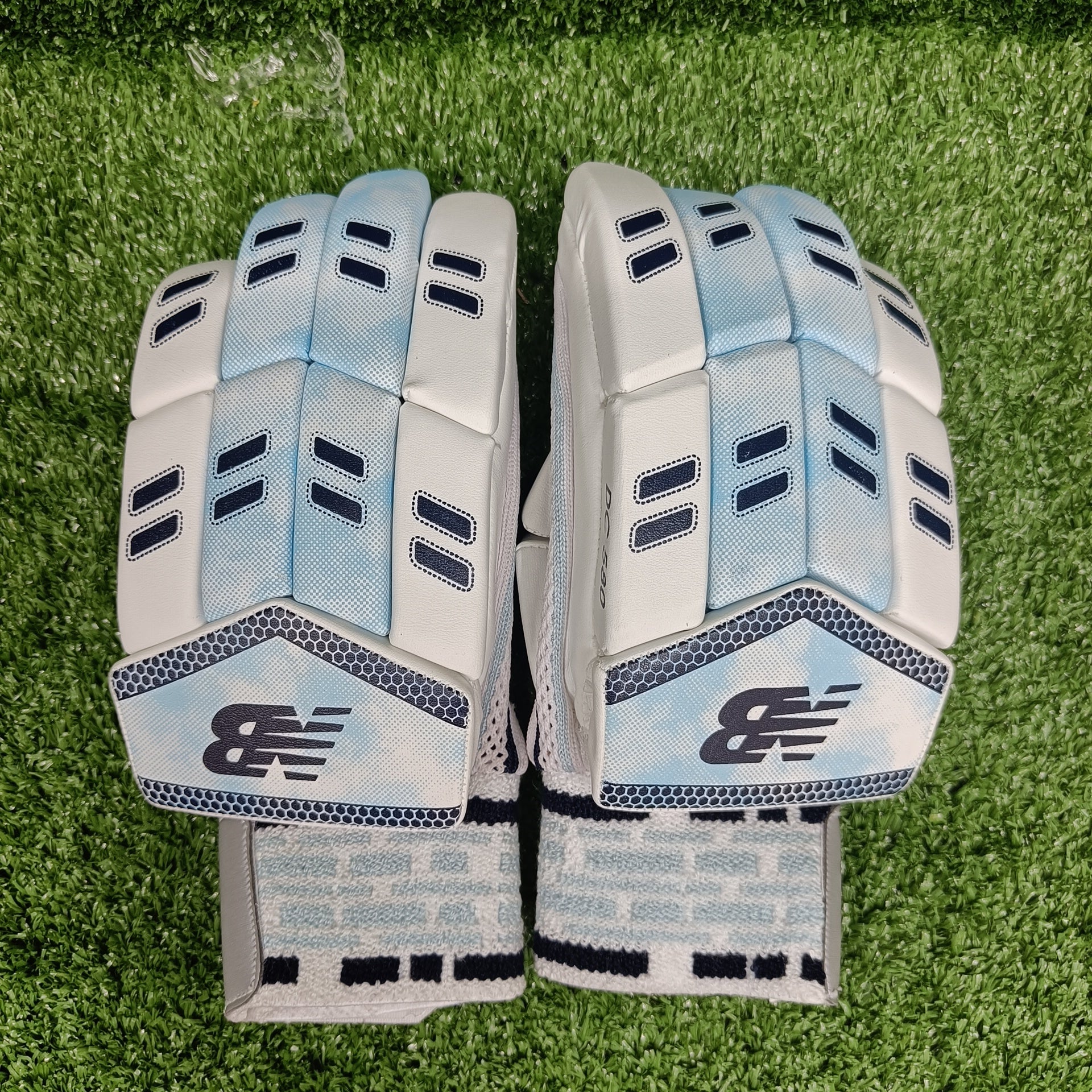 New Balance DC 580 Junior Cricket Batting Gloves