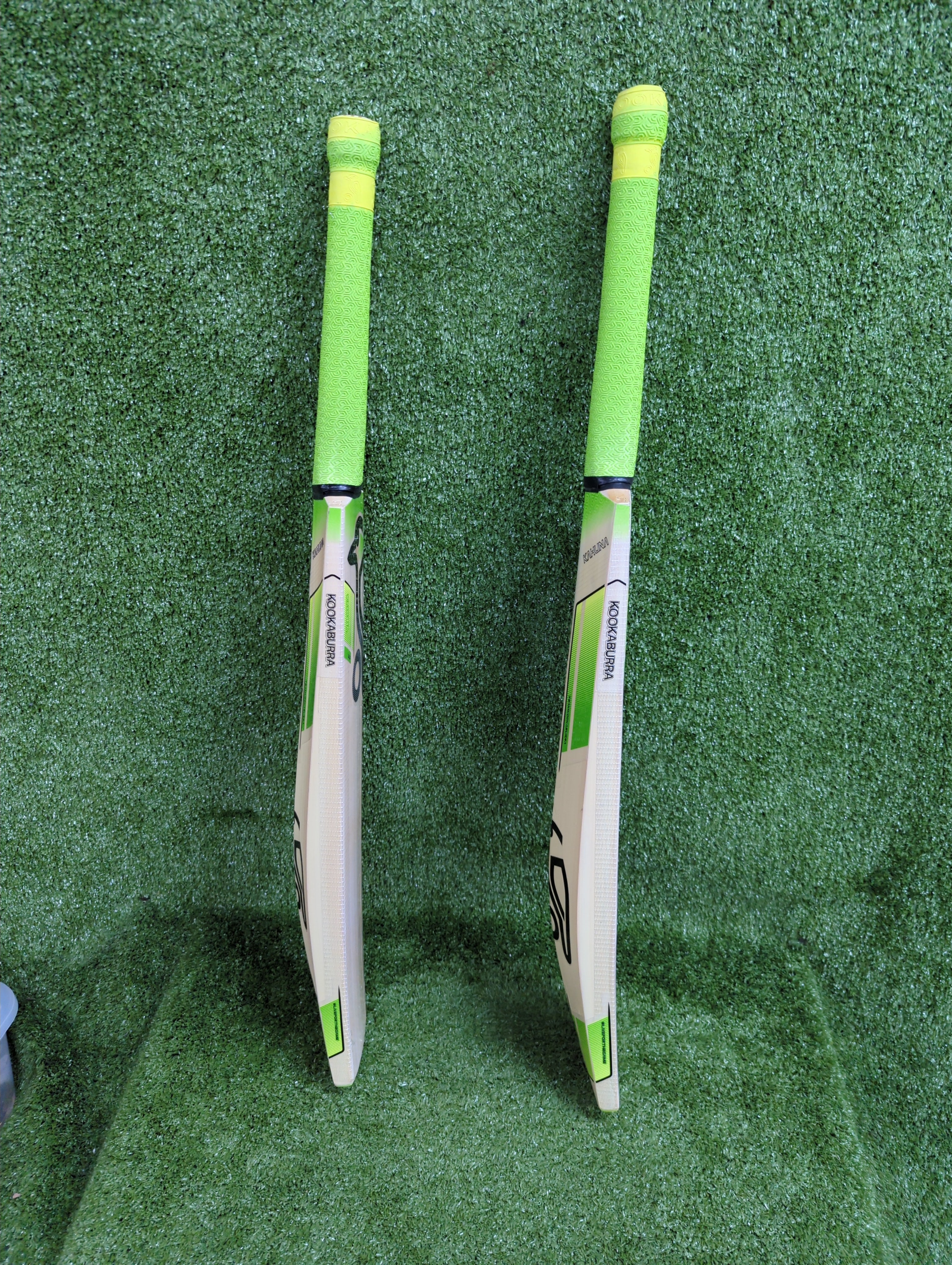 Kookaburra Kahuna 6.5 Junior / Youth English Willow Cricket Bat