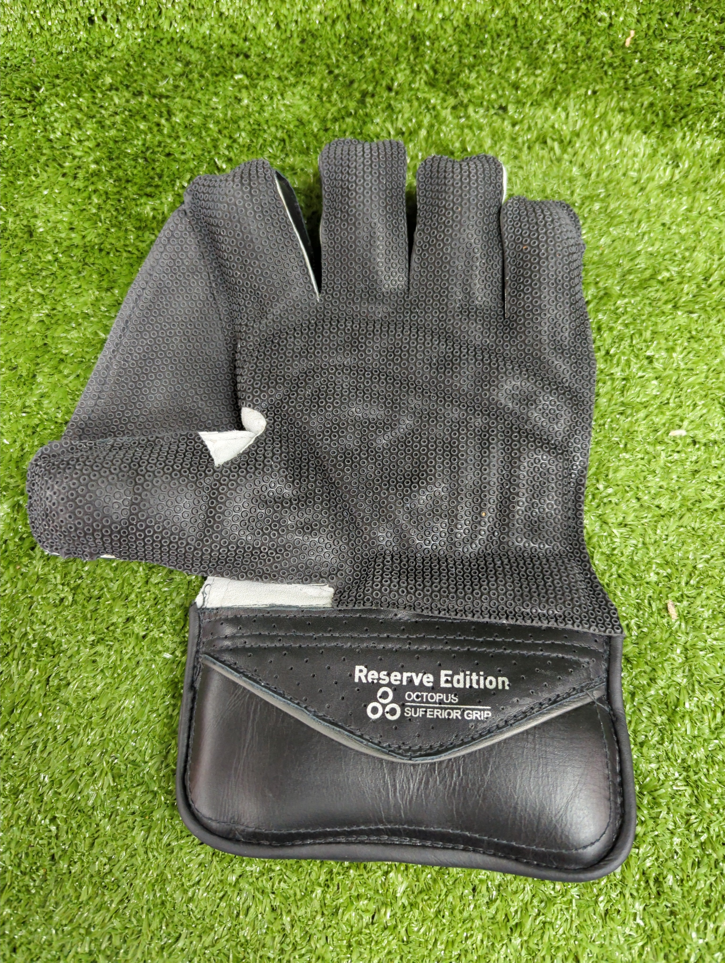 SS Reserve Edition Adult Wicket Keeping Gloves (Black)