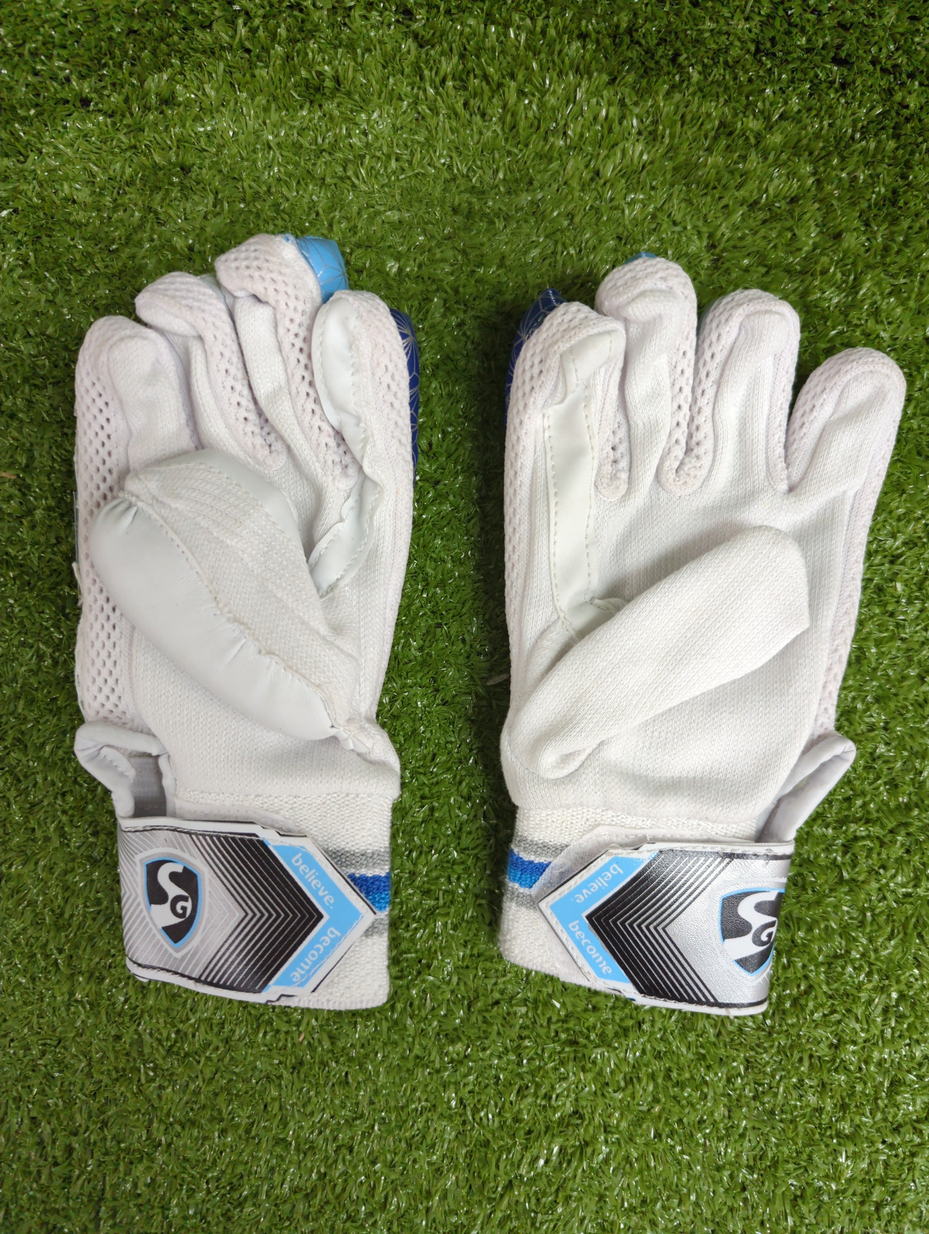 SG Campus Junior / Youth Cricket Batting Gloves