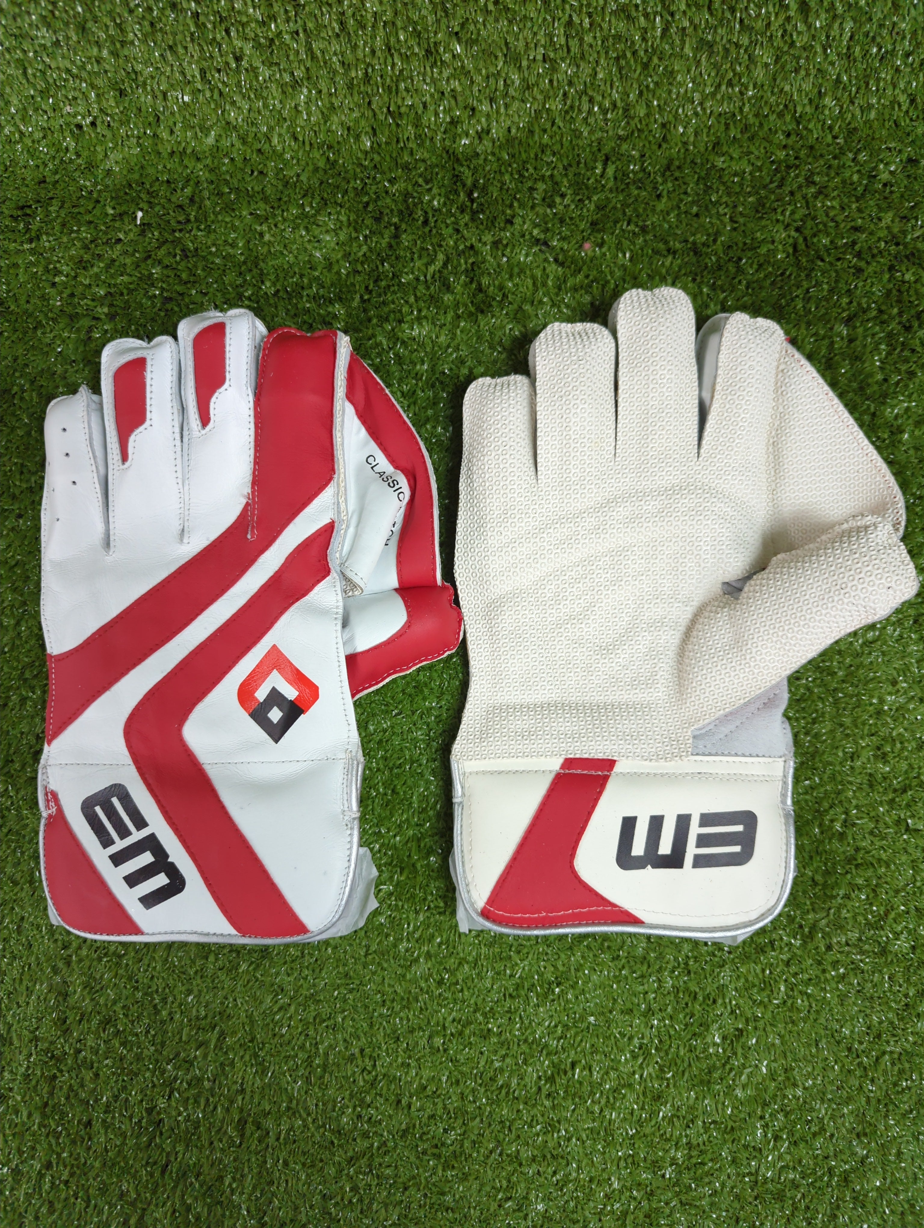 EM Classic Match Adult Cricket Wicket Keeping Gloves by EM - close-up detail - TopCricketStore