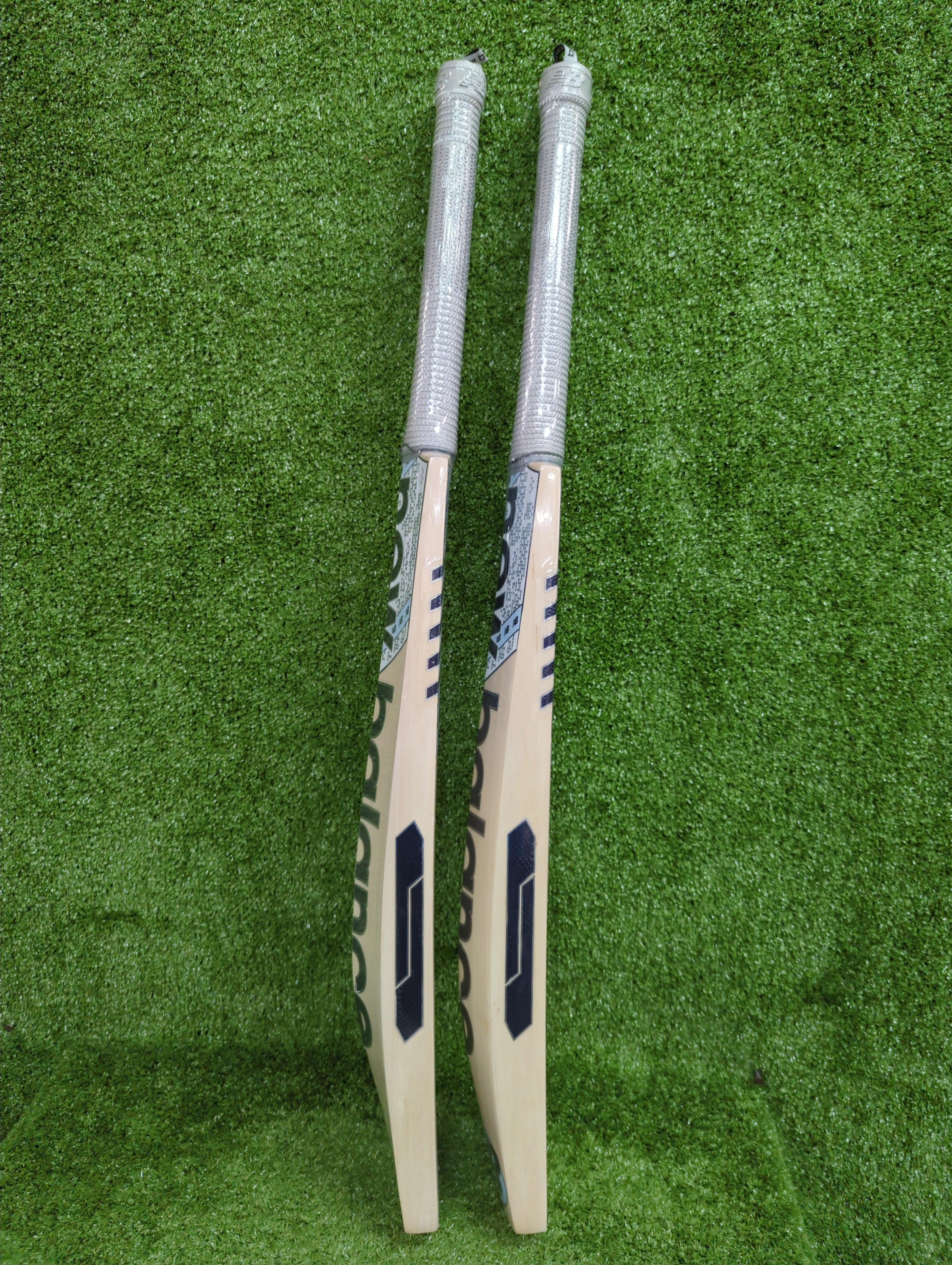 NB TC 700I Pro Adult English Willow Cricket Bat