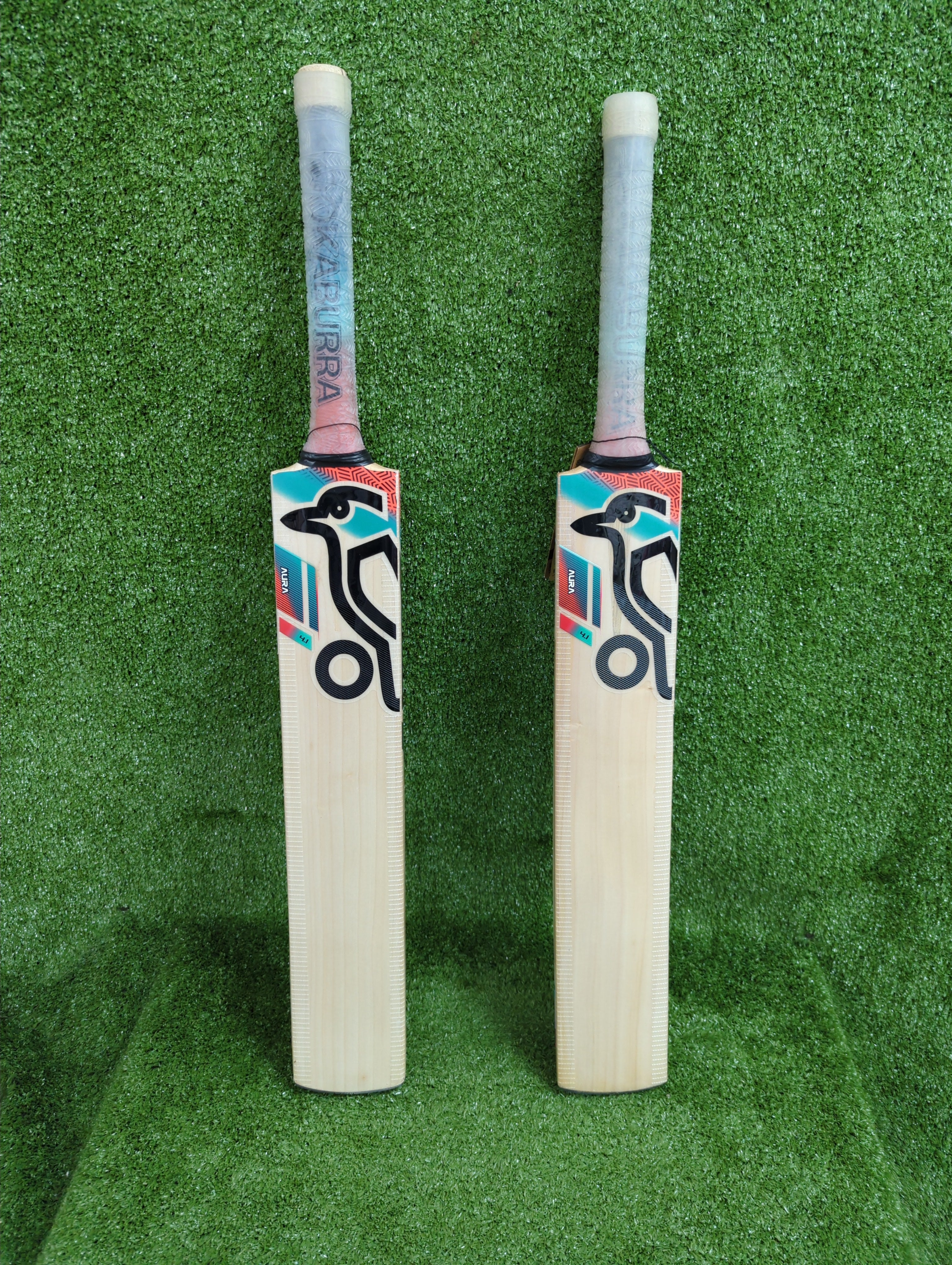 Kookaburra Aura 4.1 Junior / Youth English Willow Cricket Bat