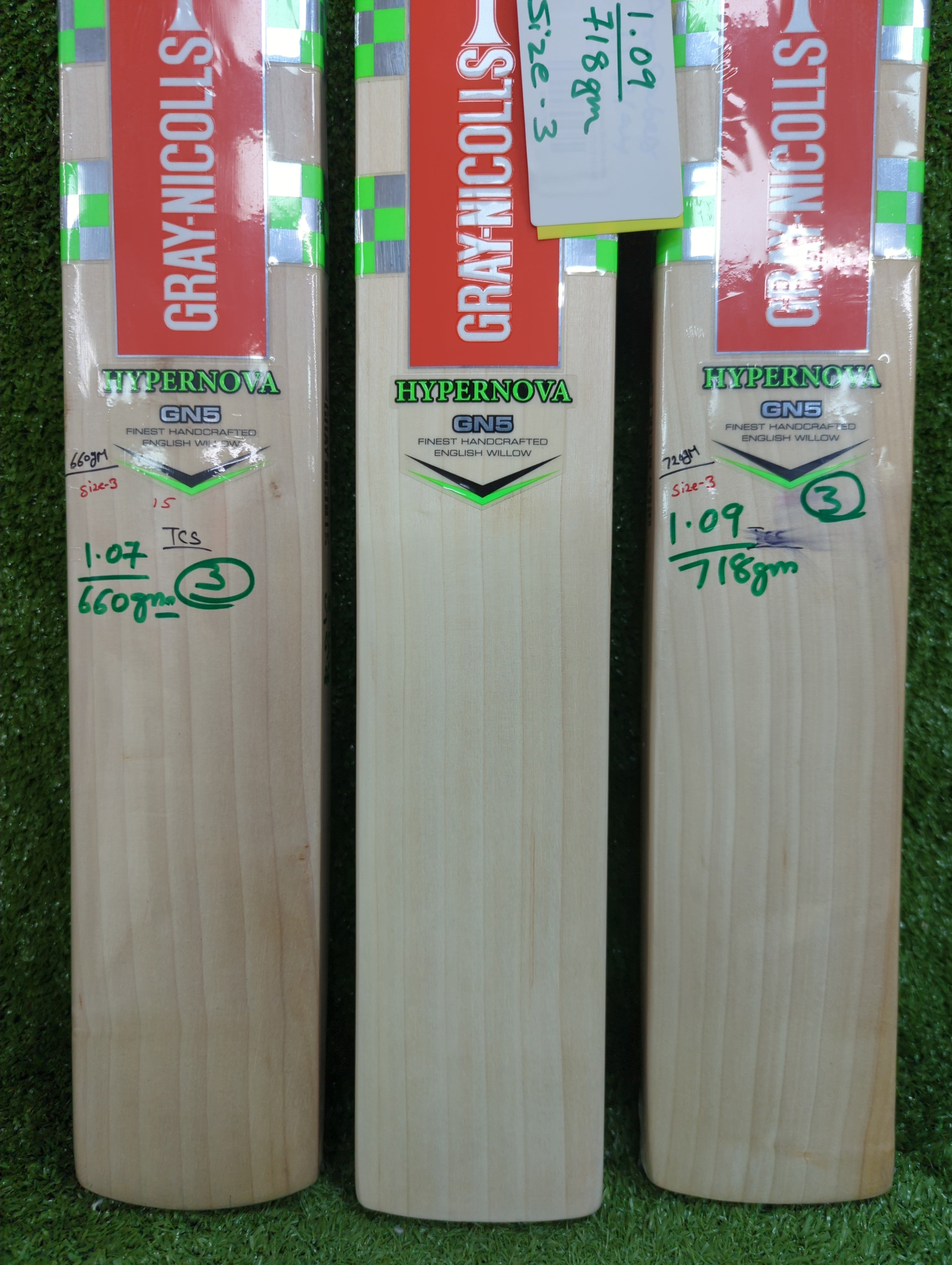 Gray-Nicolls GN5 HyperNova Junior / Youth Limited Edition English Willow Cricket Bat
