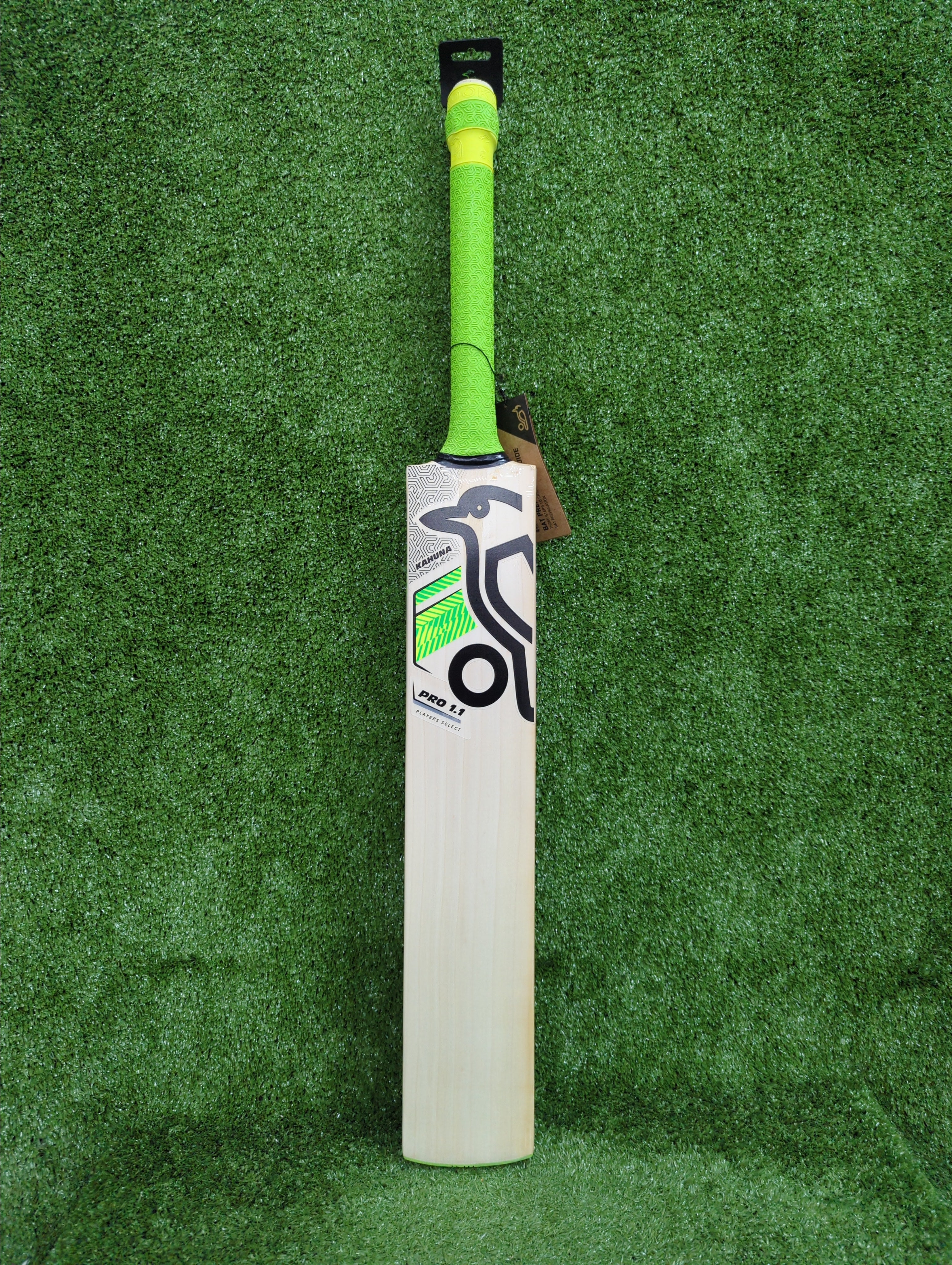Kookaburra Kahuna Pro 1.1 Players Select Edition English Willow Cricket Bat