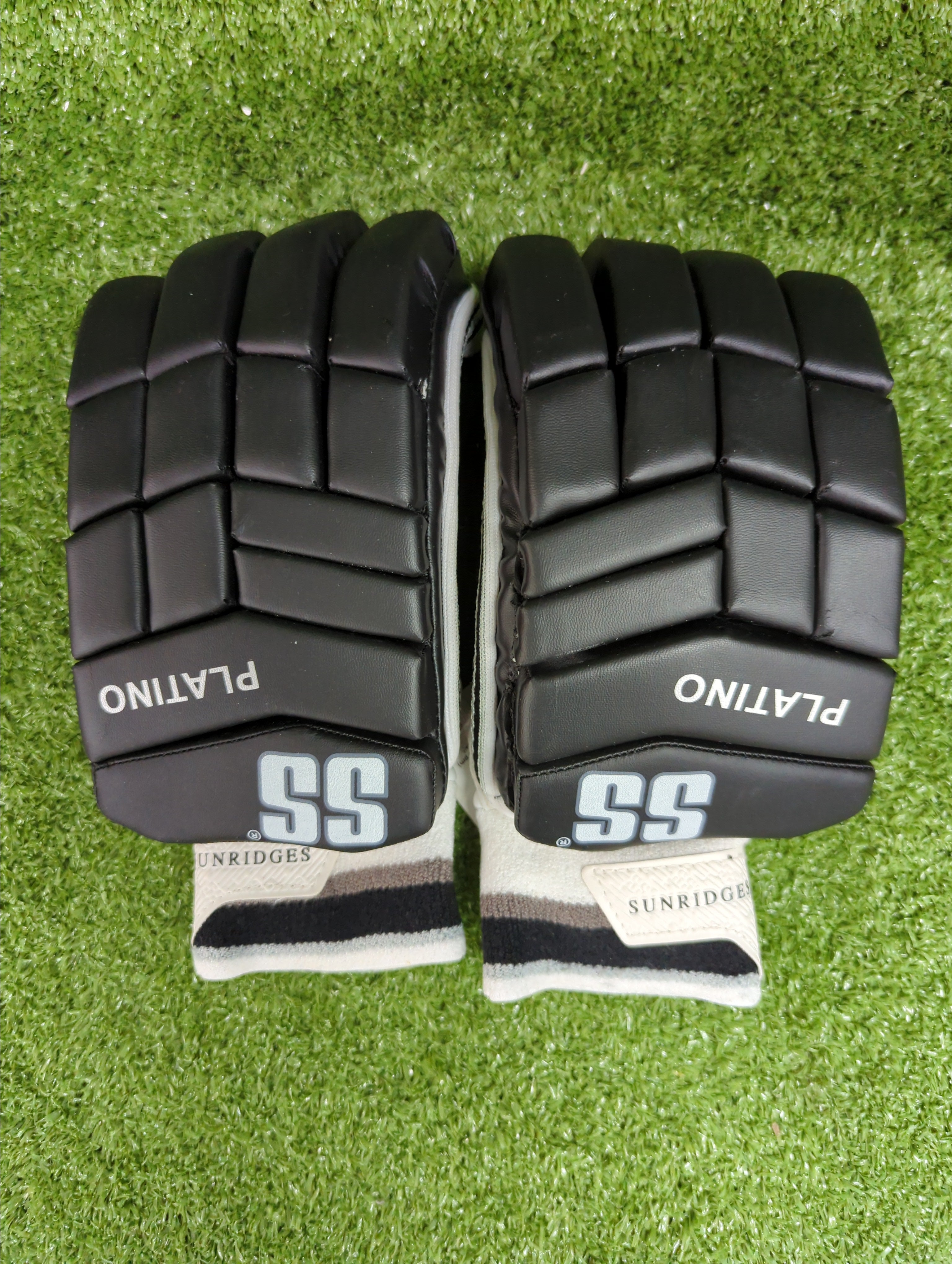 Soft sheep leather palm on SS Platino Black cricket gloves