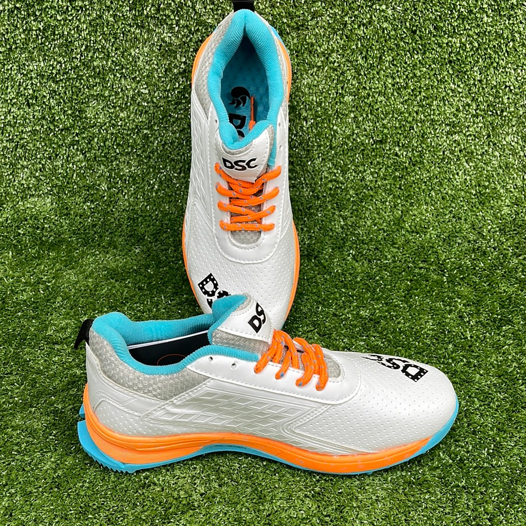 DSC Jaffa 22 (White & Orange) Junior / Youth Cricket Shoes