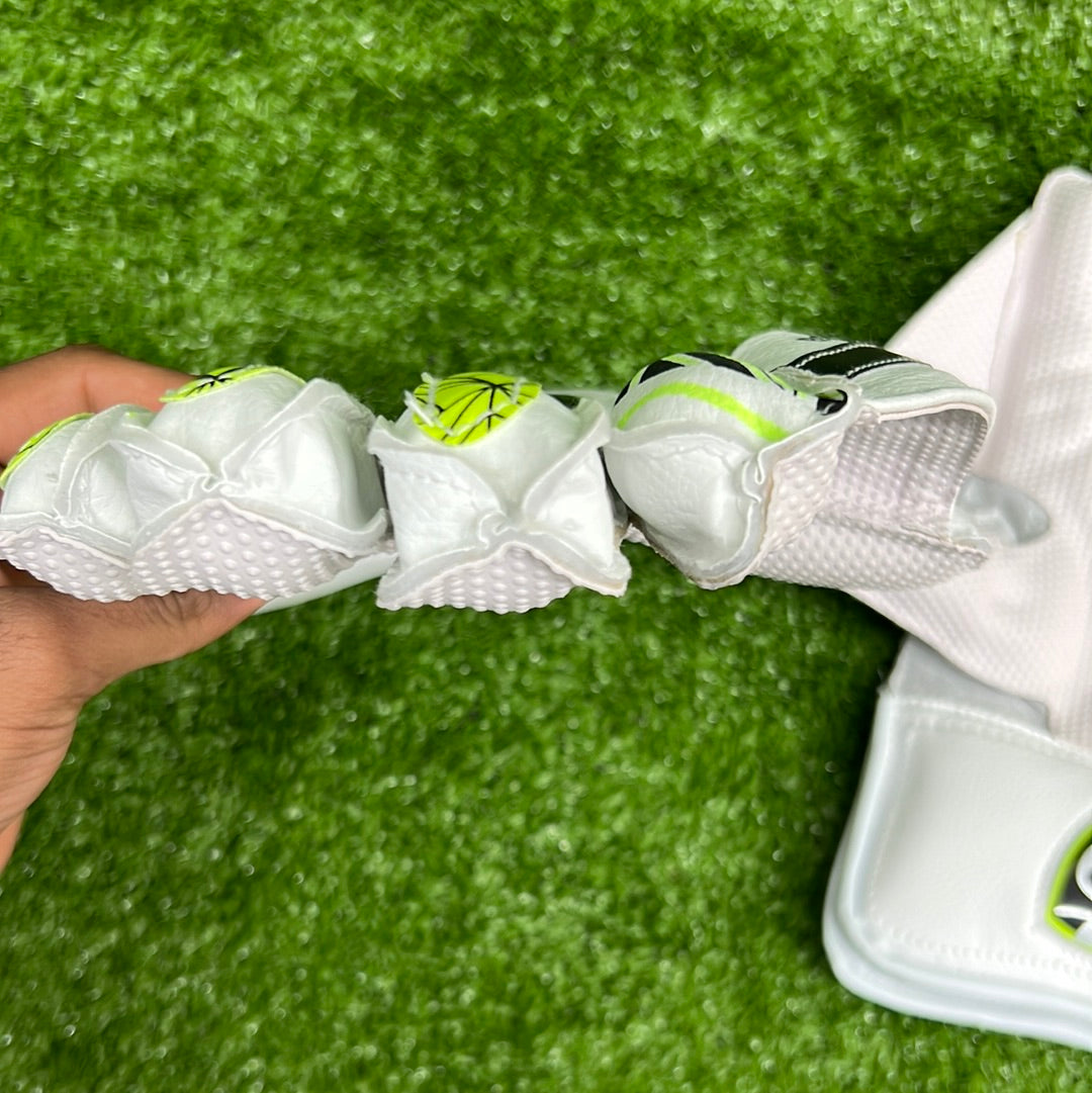 SG Club Junior / Youth Cricket Wicket Keeping Gloves by SG - close-up detail - TopCricketStore