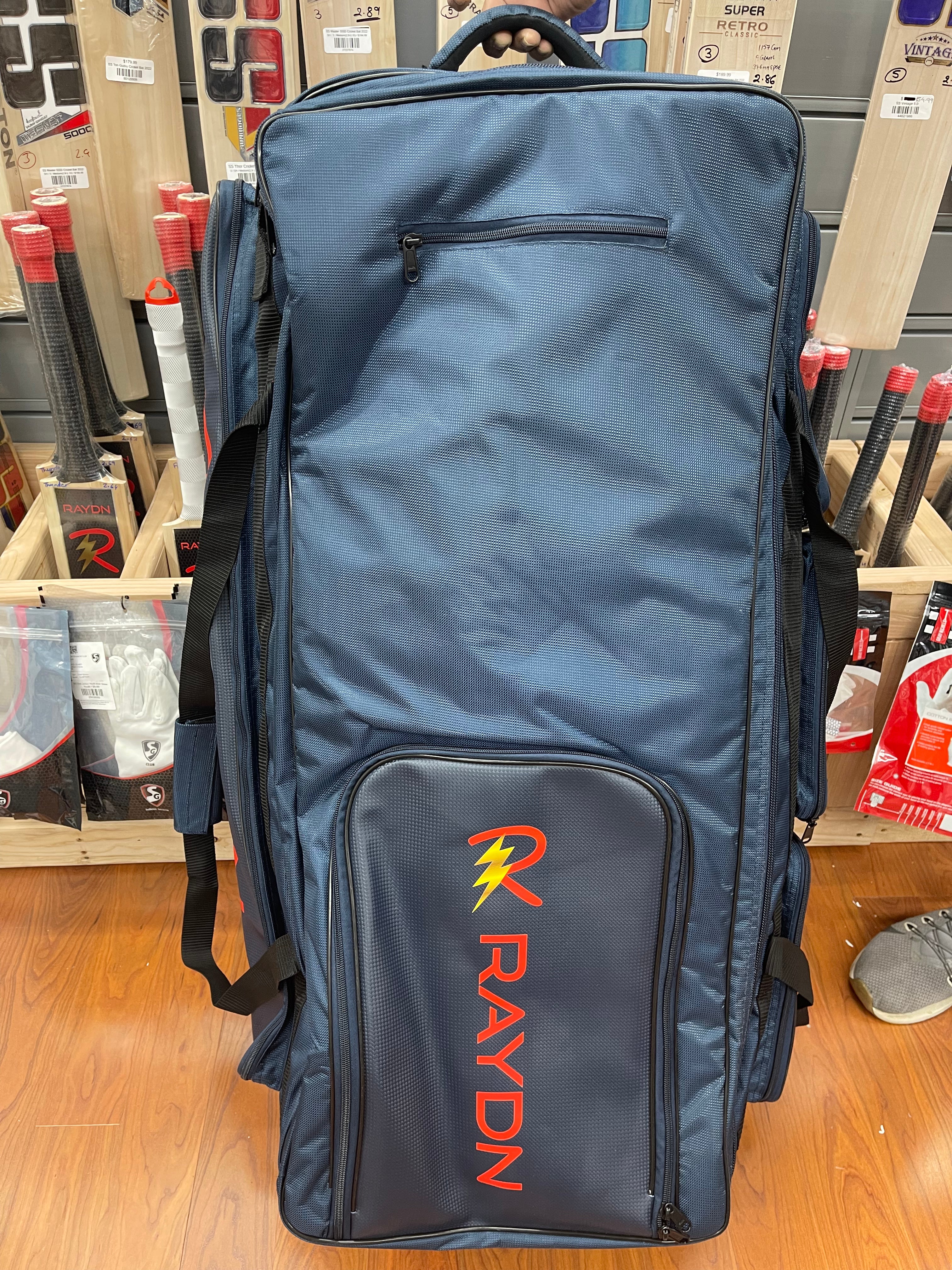 Raydn Professional Wheelie Premium Adult Cricket Kit Bag (Navy Blue / Black)