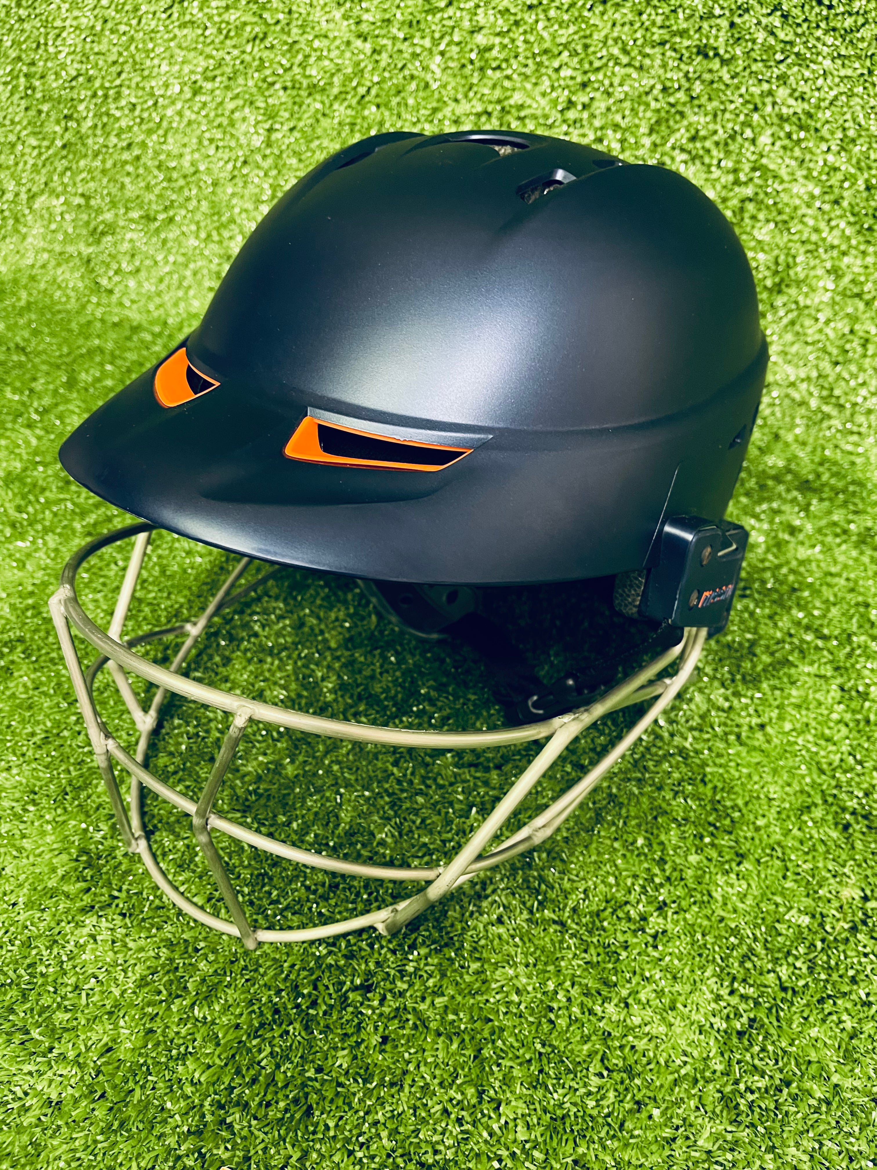 Moonwalkr Mind 2.0 Adult Cricket Helmet