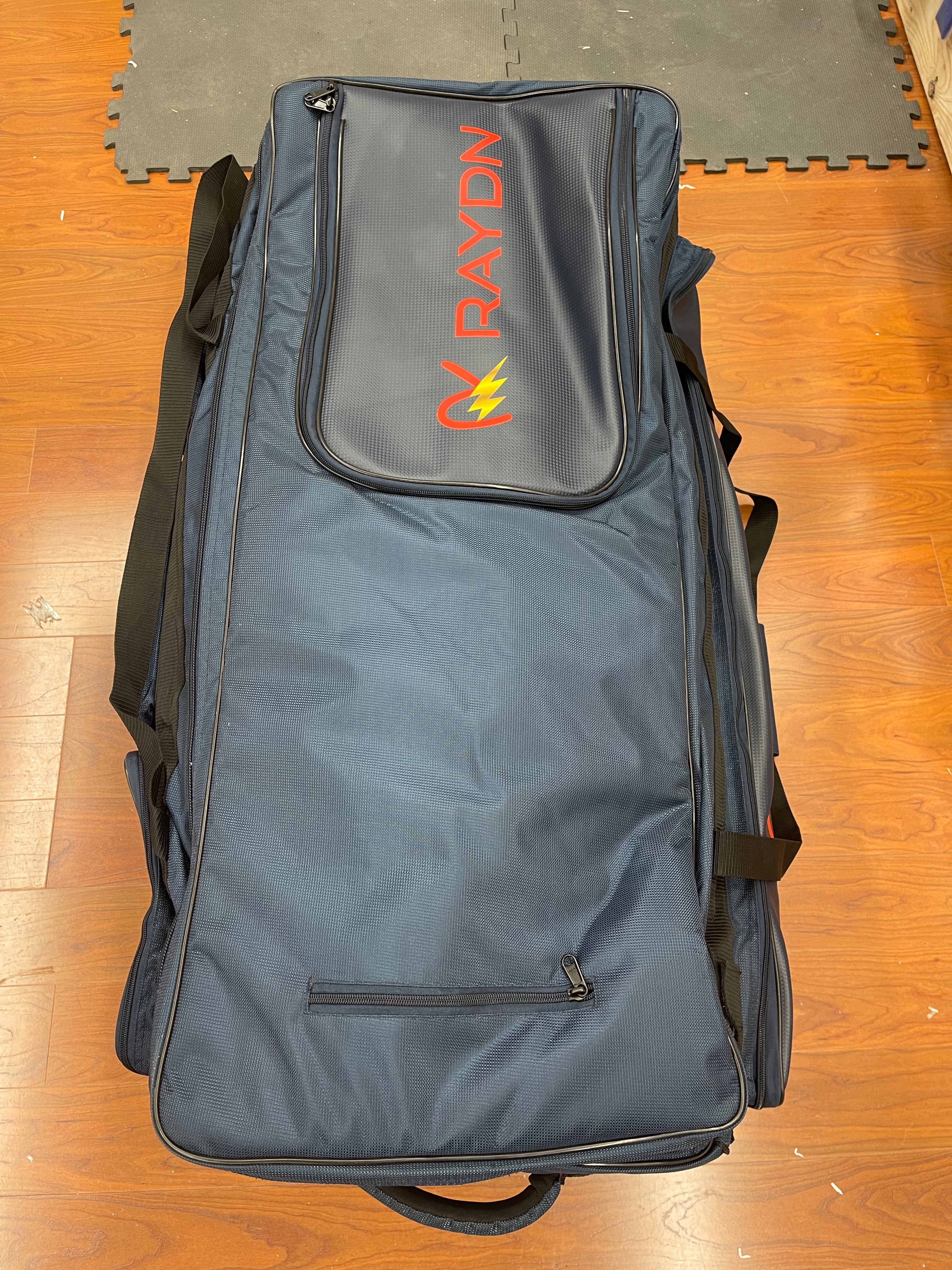 Raydn Professional Wheelie Premium Adult Cricket Kit Bag (Navy Blue / Black)