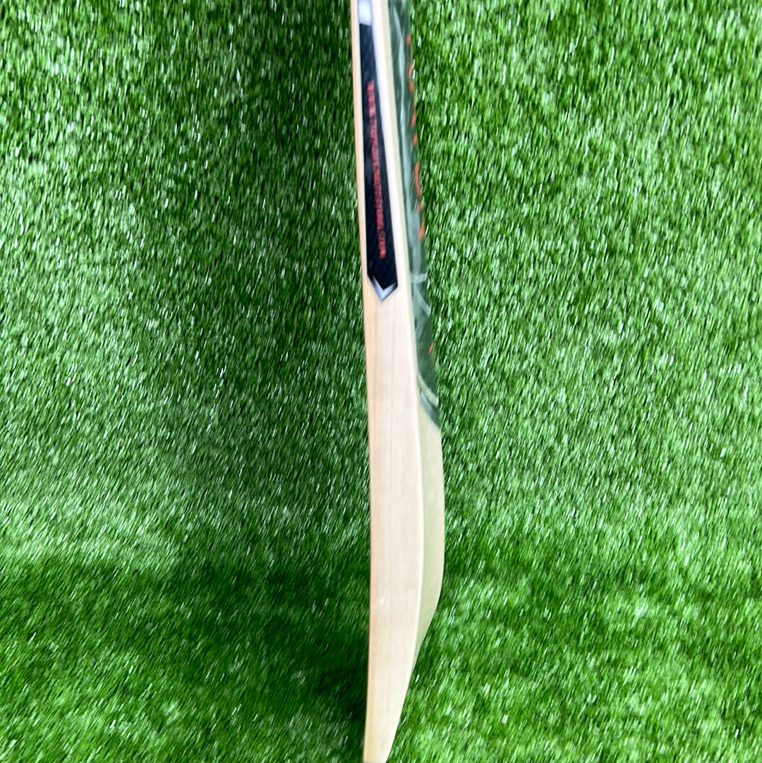Raydn Thunder (Virat Kohli Profile) Kashmir Willow Light Weight Junior Tennis Ball Cricket Bat