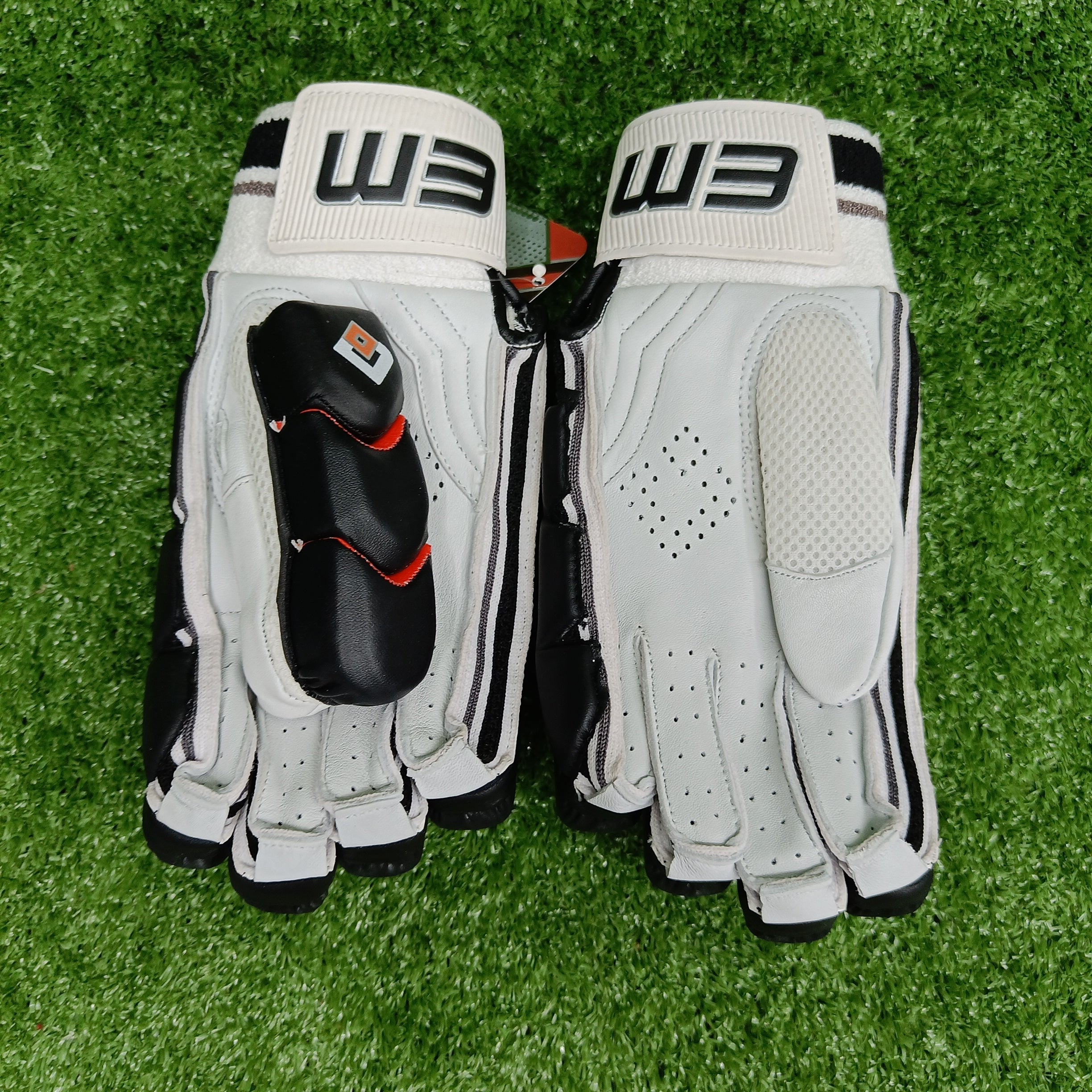 EM GT 1.0 Black Junior / Youth Cricket Batting Gloves