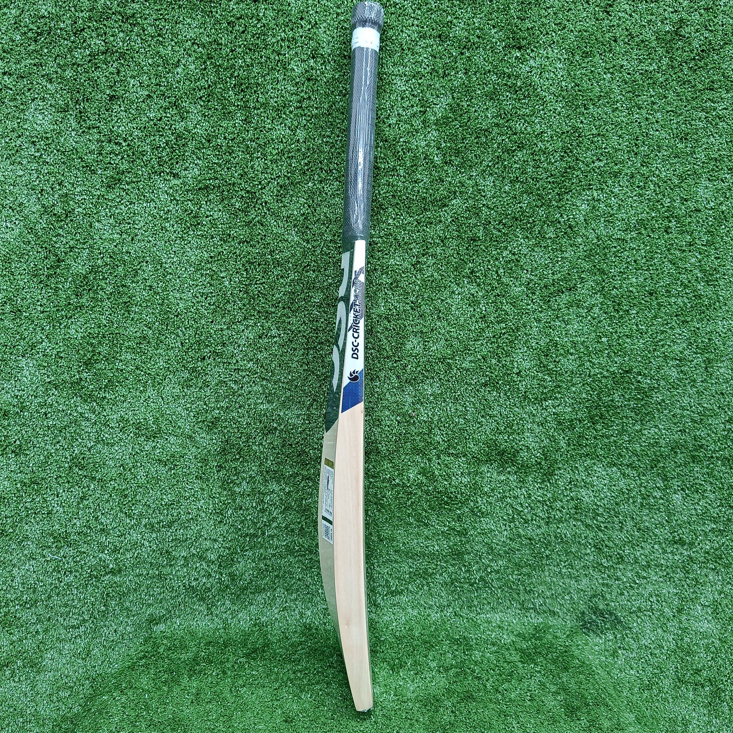 DSC BLAK 330 Junior / Youth English Willow Cricket Bat