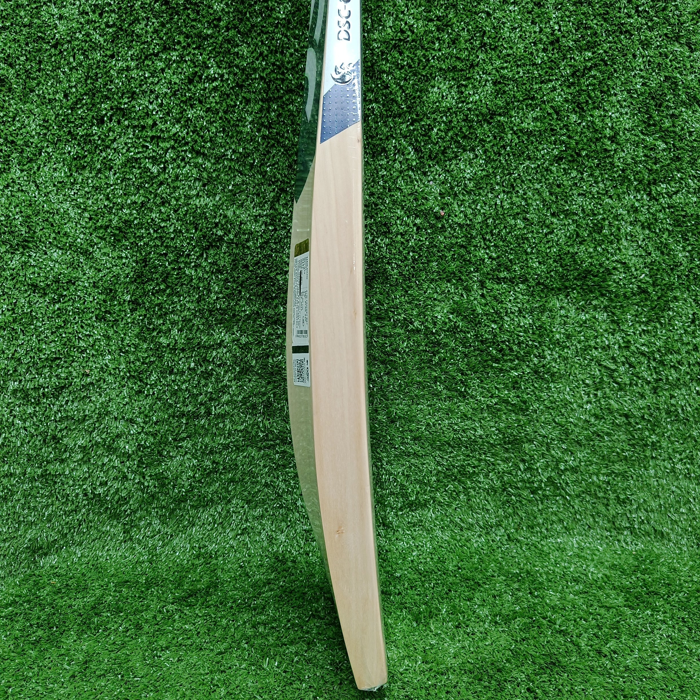 DSC BLAK 330 Junior / Youth English Willow Cricket Bat