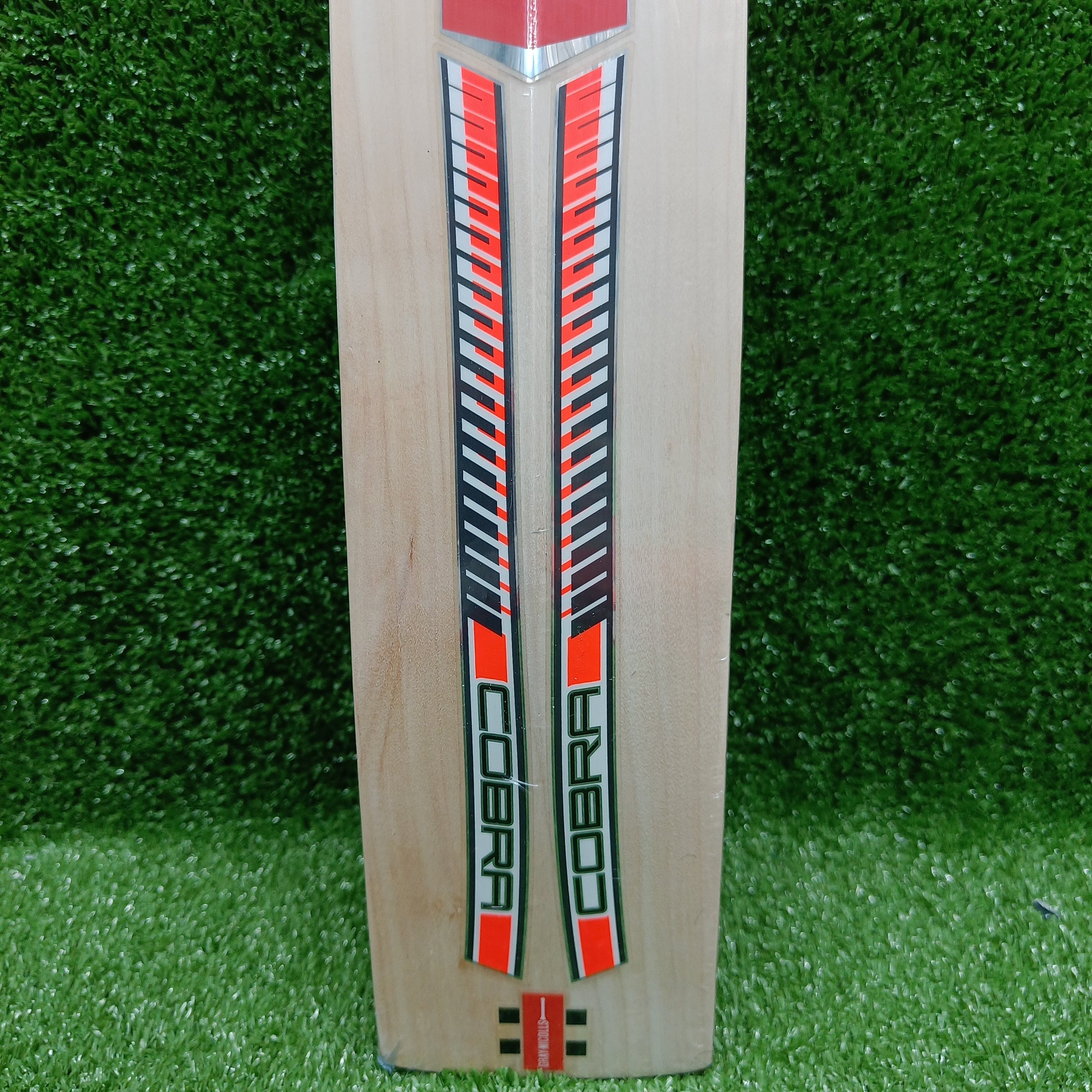 Gray-Nicolls 8 Cobra Junior / Youth English Willow Cricket Bat