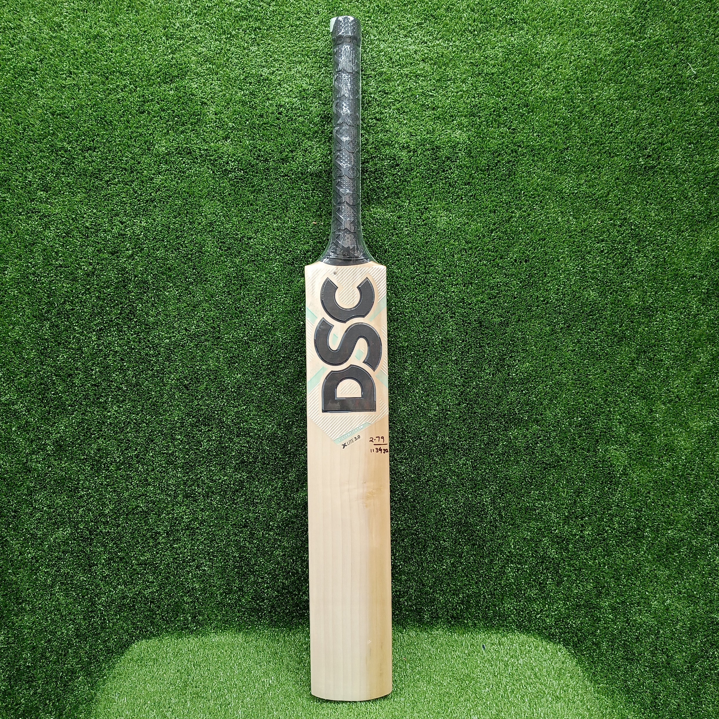 DSC Xlite 3.0 Cricket Bat