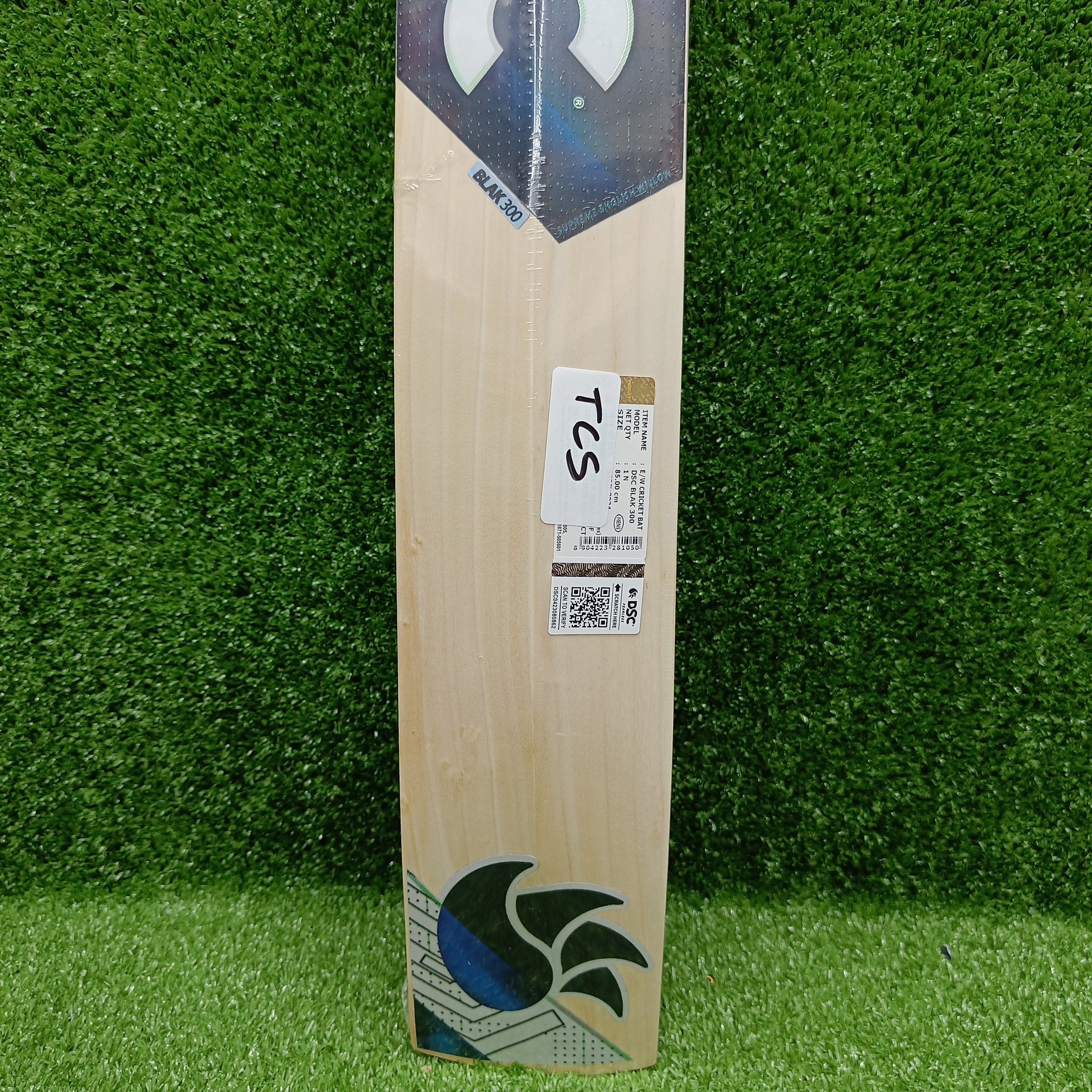 DSC BLAK 300 English Willow Cricket Bat