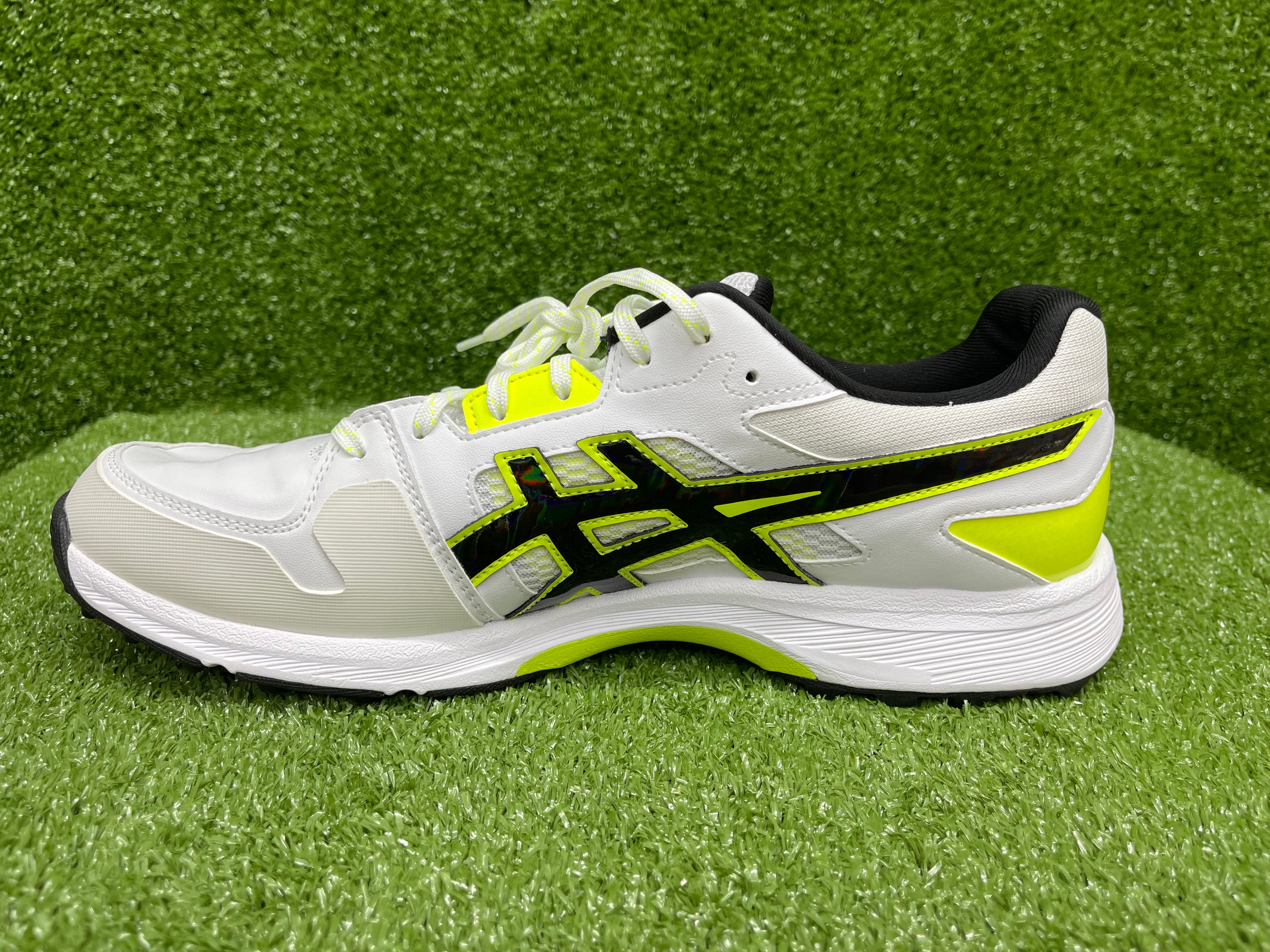 Asics GEL-GULLY 7 - White / Safety Yellow Cricket Metal Spike Shoes