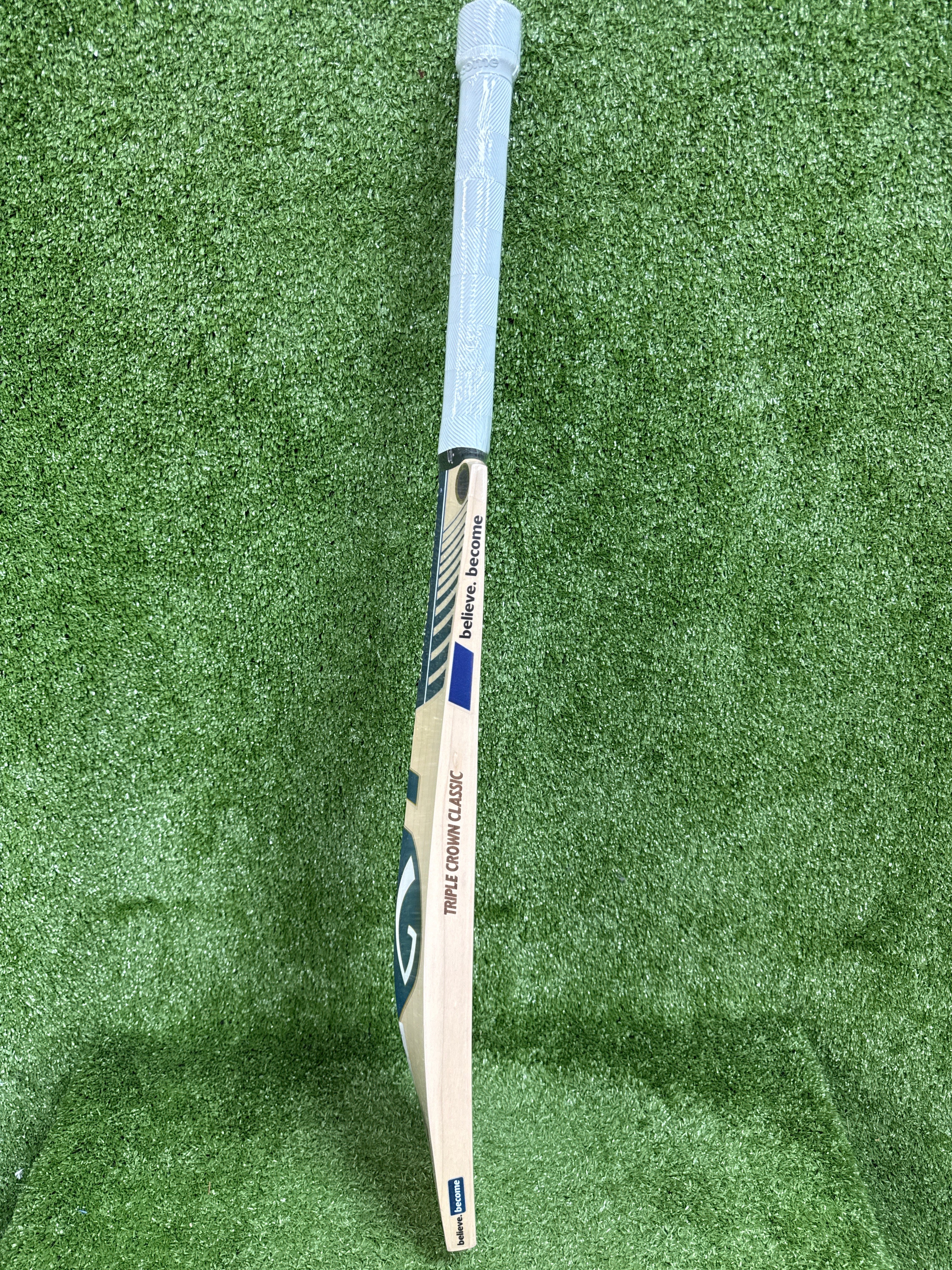 Side profile of SG Triple Crown Classic Junior bat highlighting the deep sweet spot and thick edges.