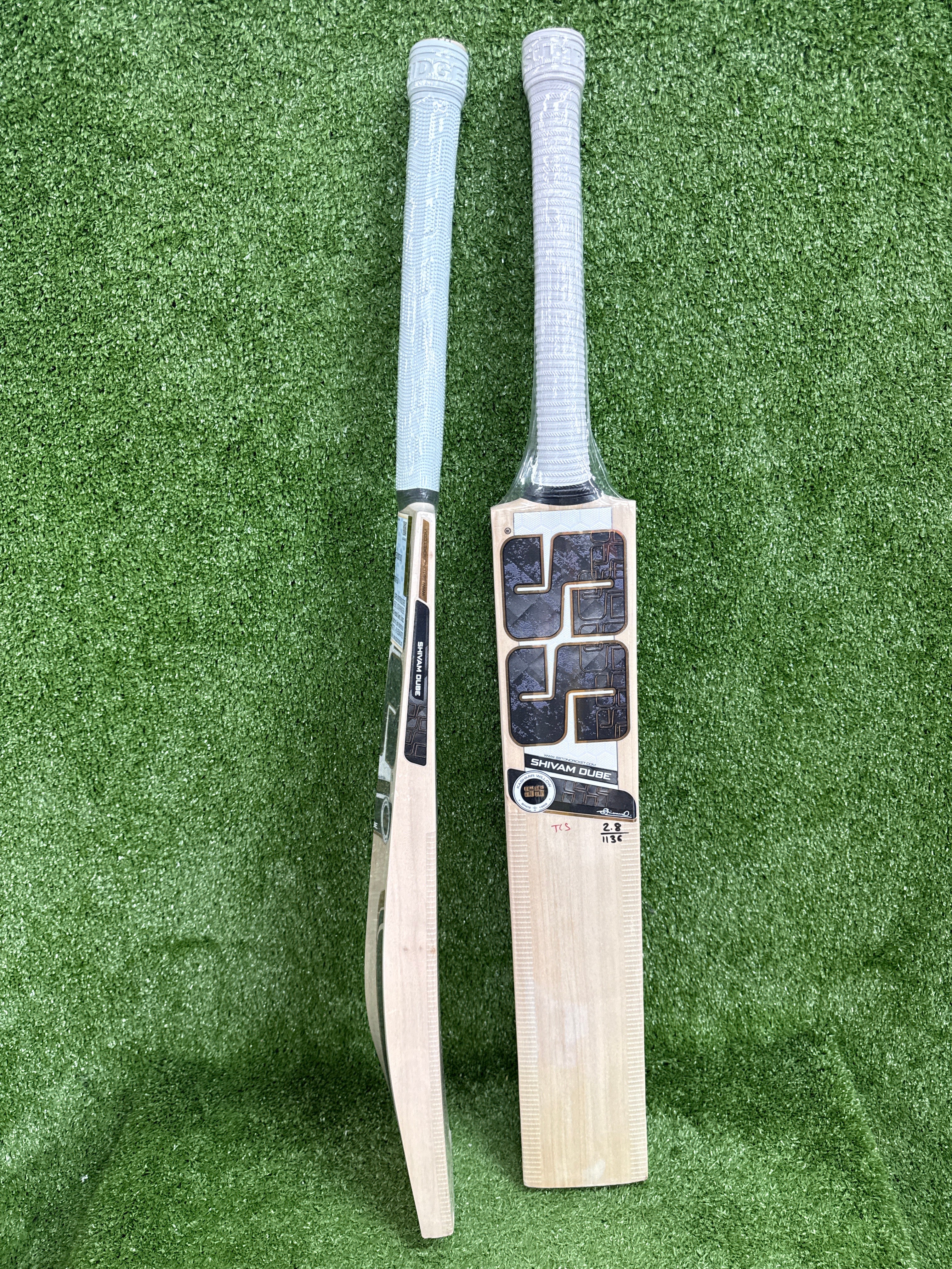 SS Shivam Dube Player Profile Kashmir Willow Cricket Bat (Short Handle)