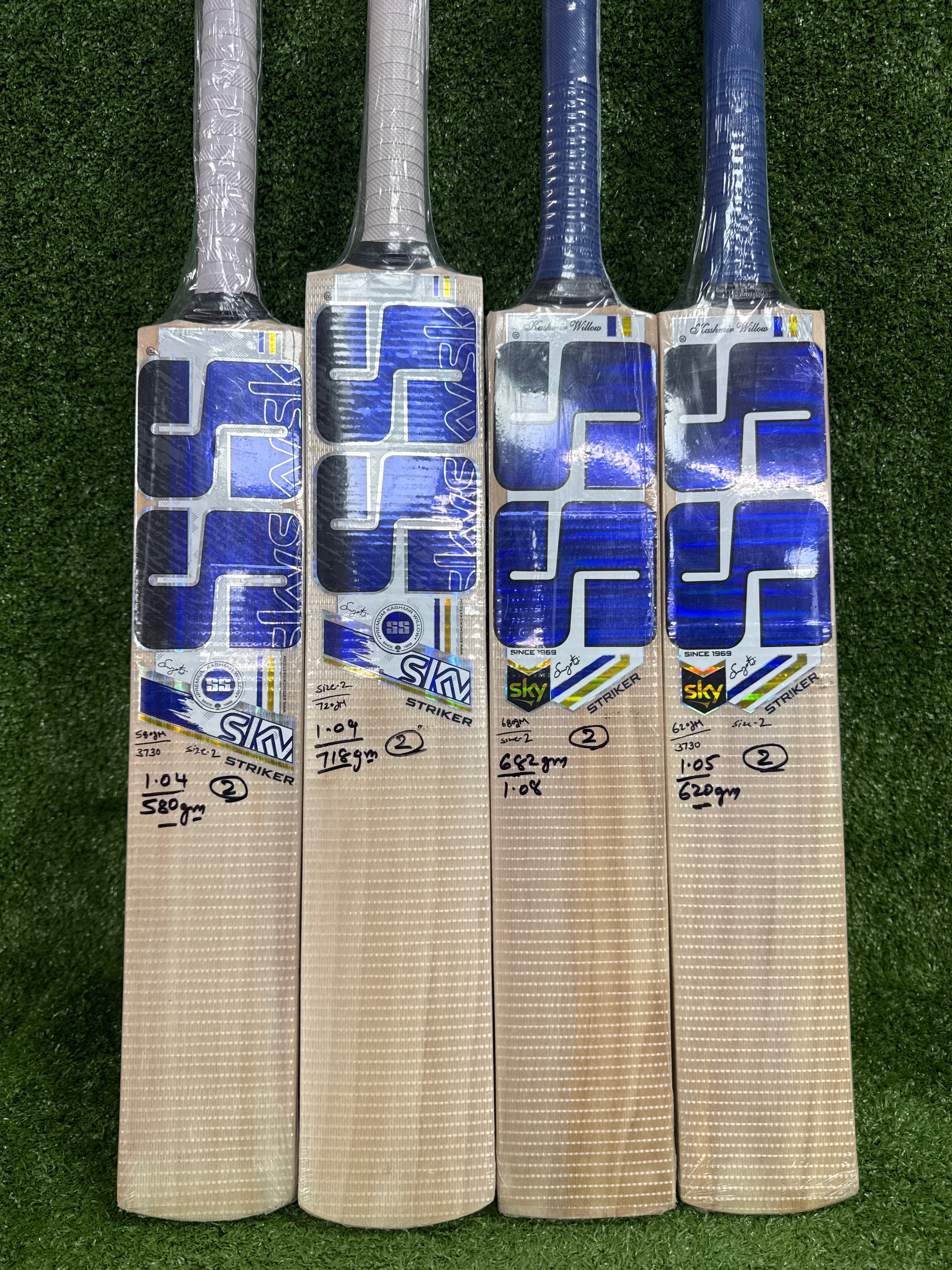 SS Sky Striker Junior / Youth Kashmir Willow Cricket Bat