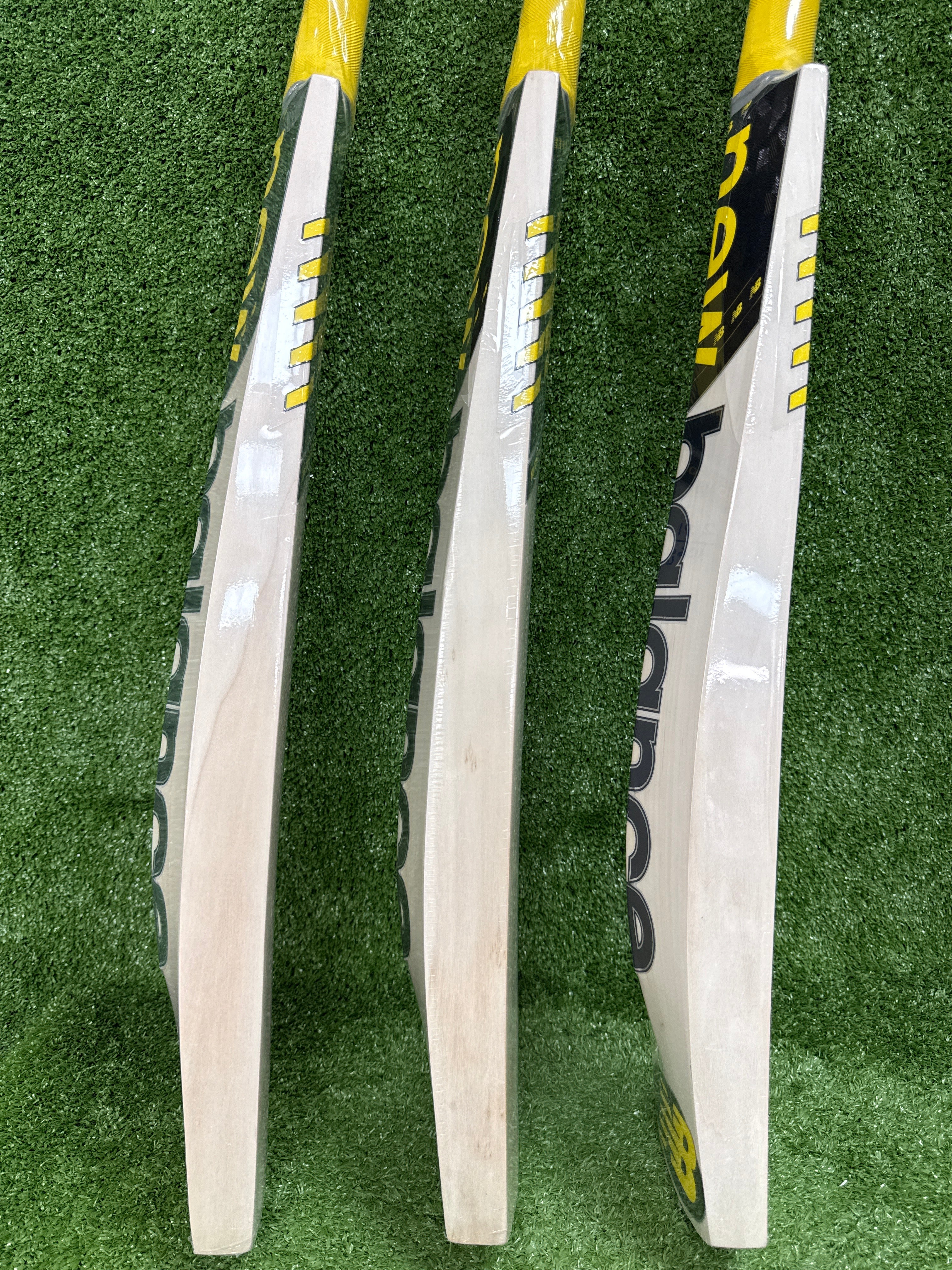 NB Burn 900i Pro Adult Cricket Bat