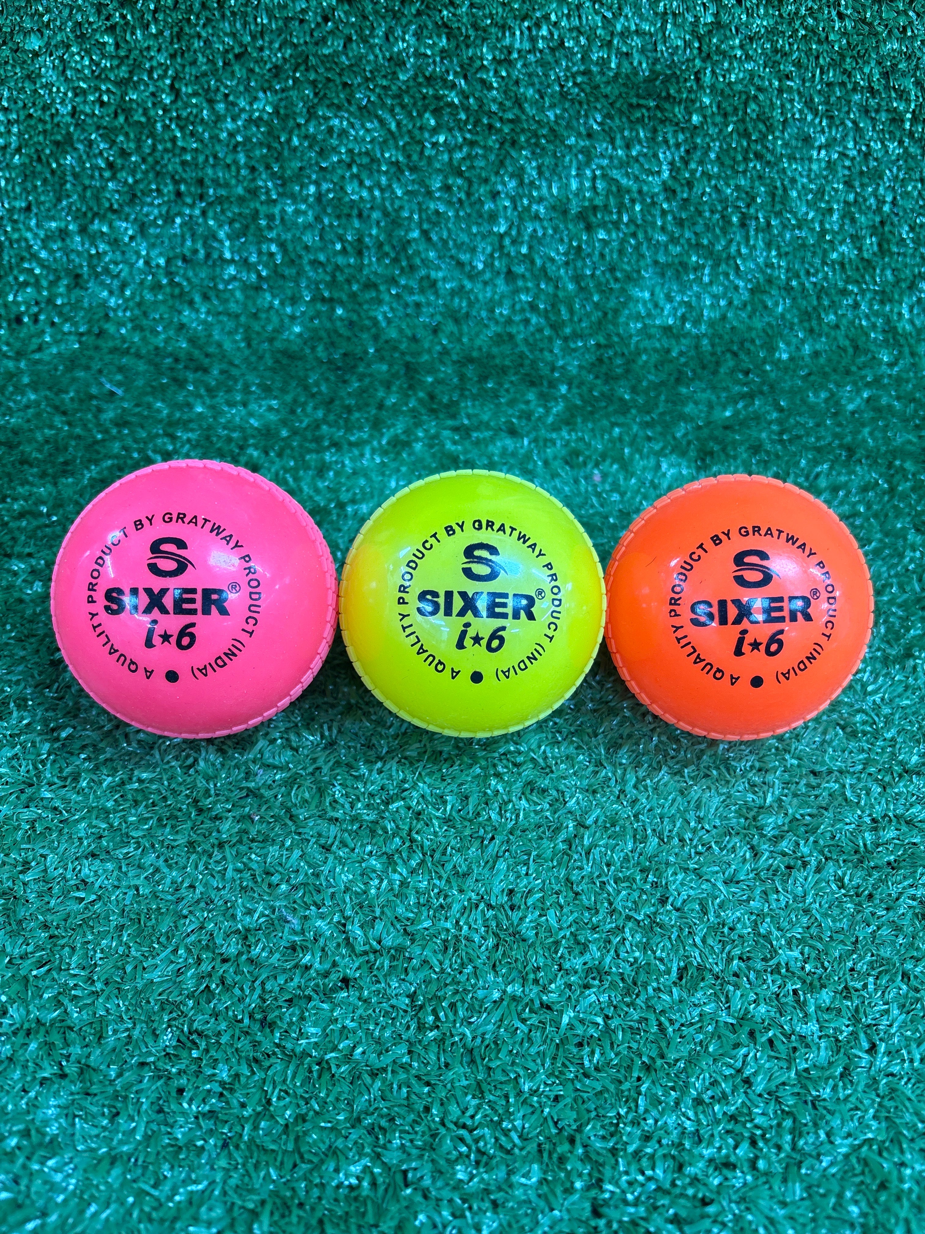 Sixer Windball I6 Cricket Rubber Ball (120 Grams)