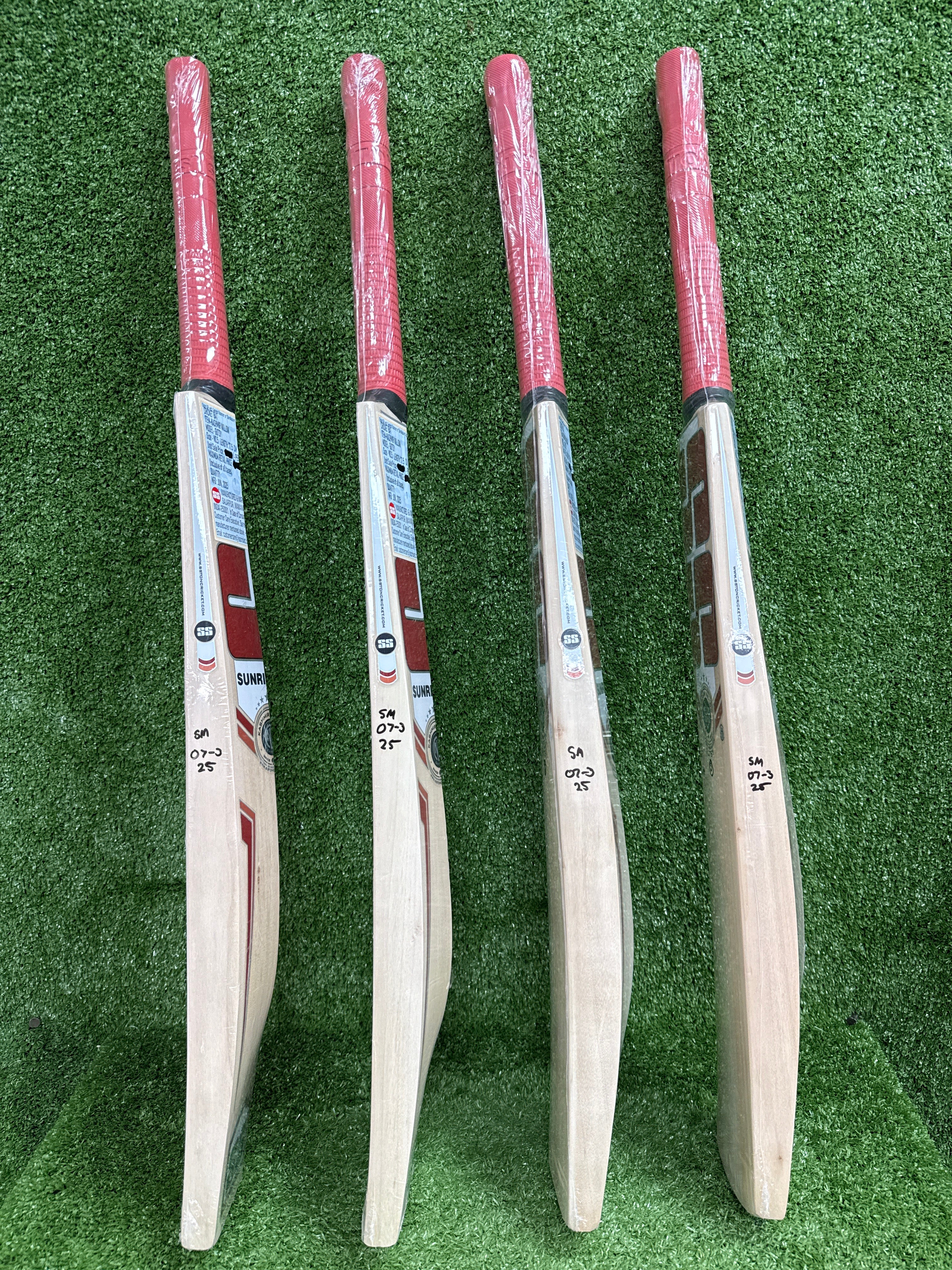SS Gutsy Junior/Youth  Kashmir Willow Cricket Bat