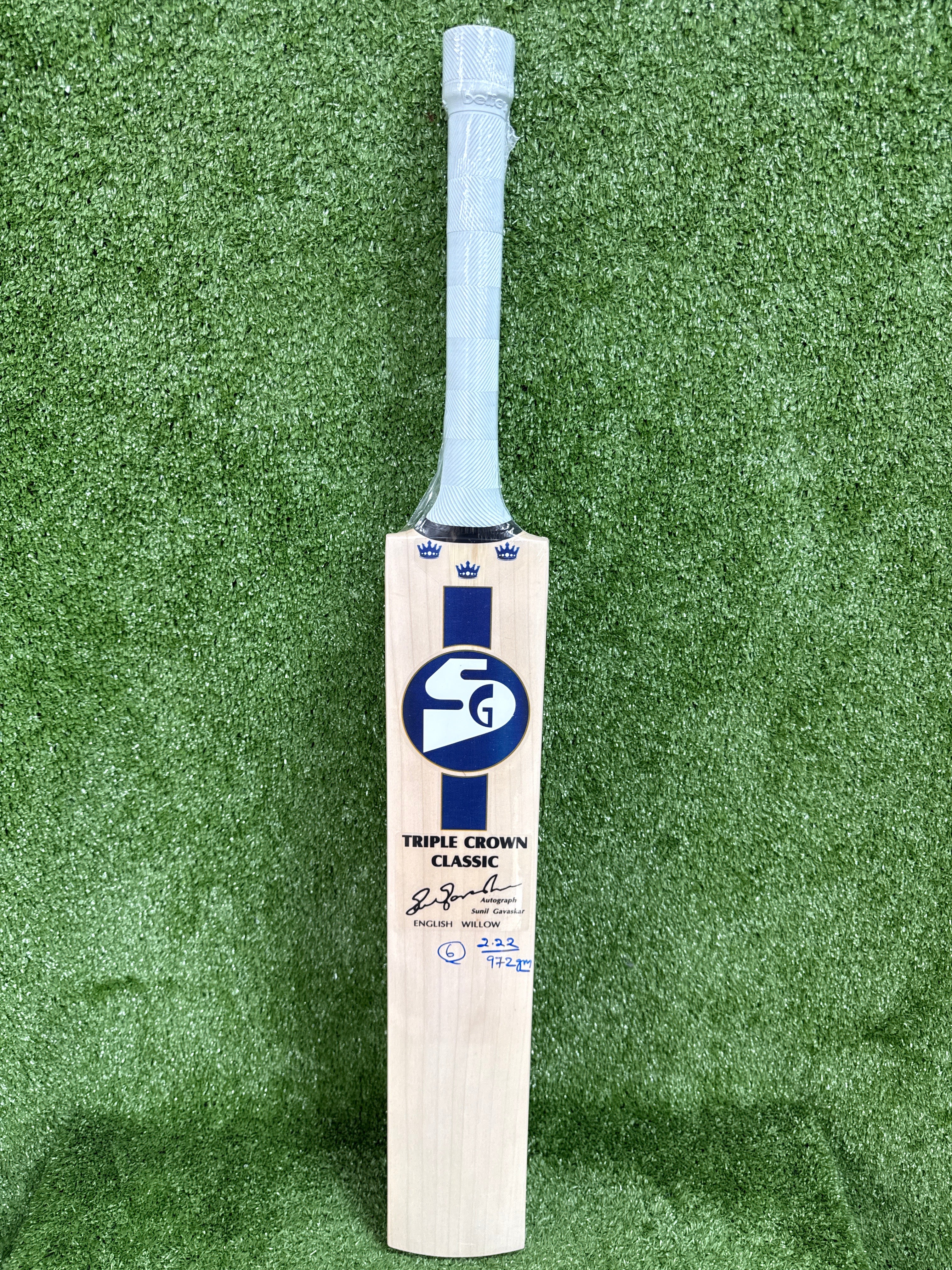 Front view of SG Triple Crown Classic Junior Bat showing 8-10 straight grains on Grade 1 English Willow.