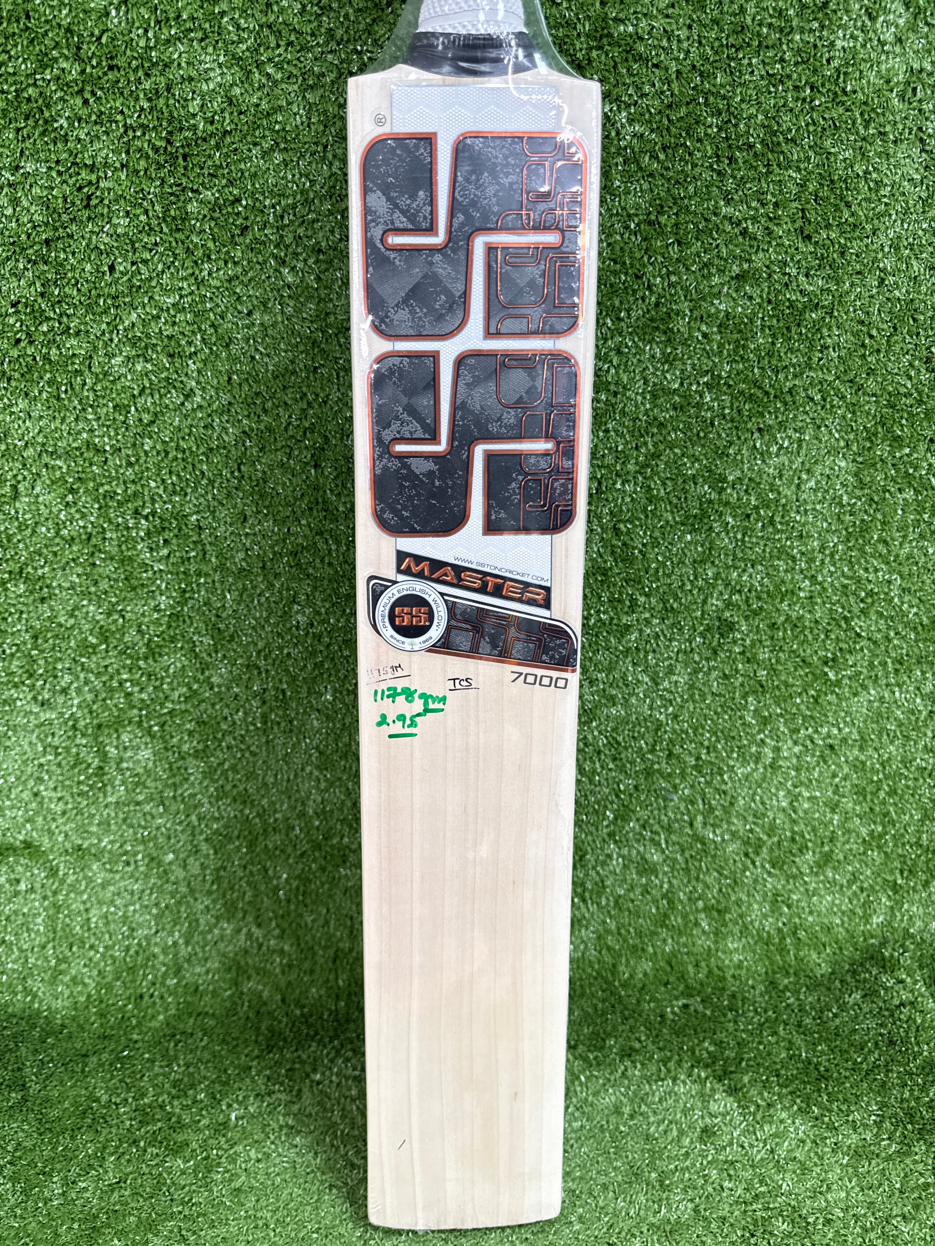 SS Master 7000 English Willow Cricket Bat - Short Handle