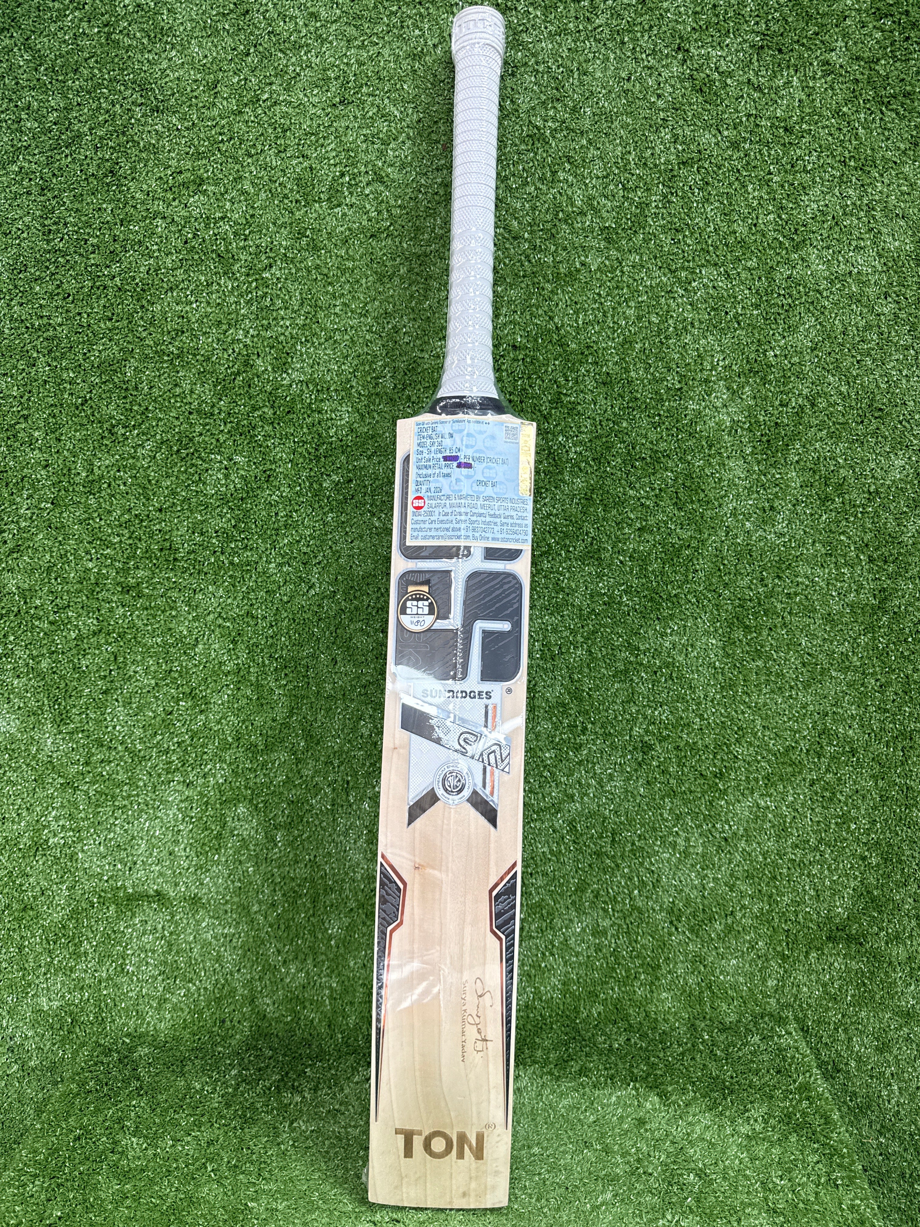 SS Sky 360 English Willow Cricket Bat - Long Blade by SS - close-up detail - TopCricketStore