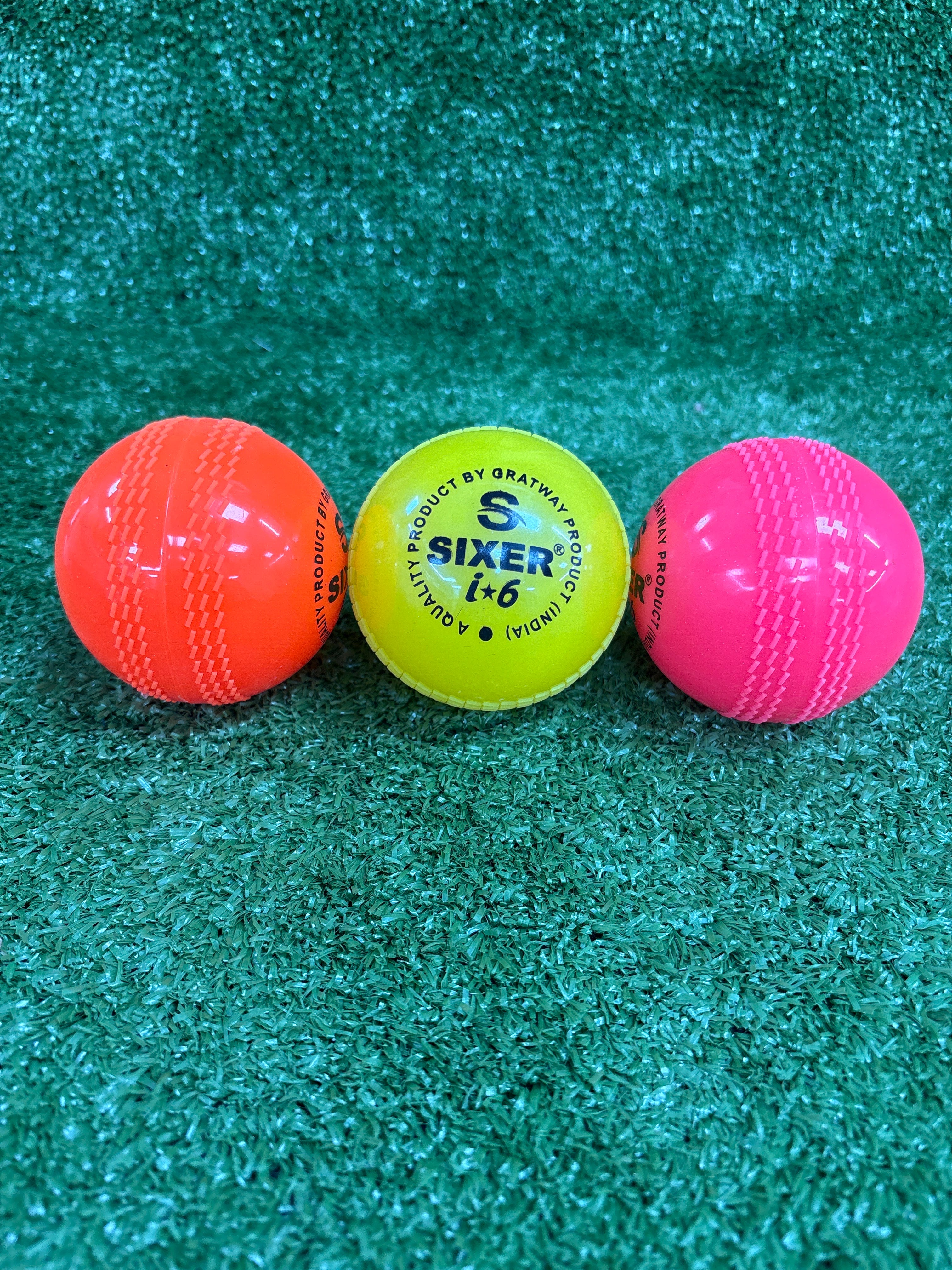 Sixer Windball I6 Cricket Rubber Ball (120 Grams)