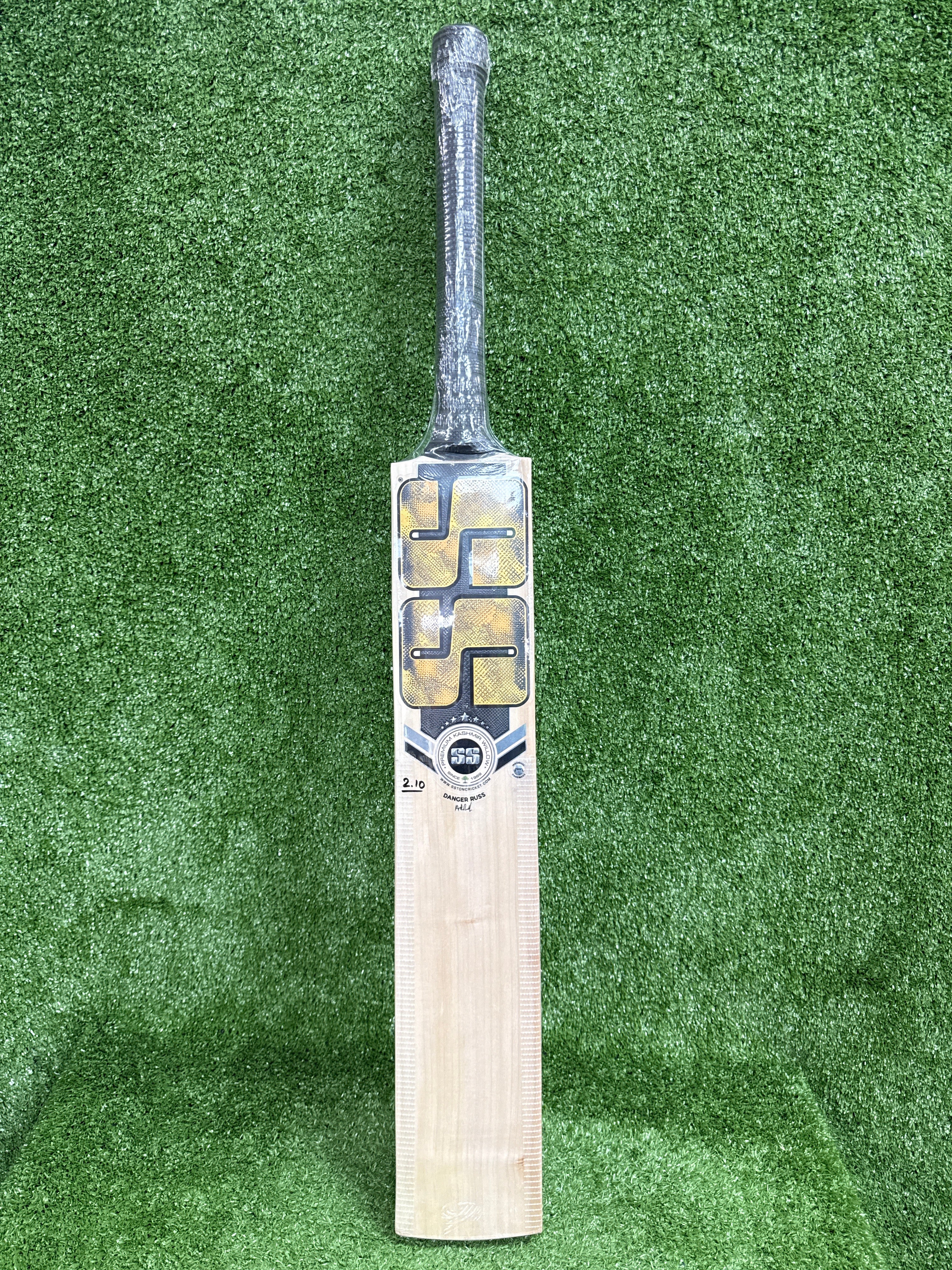 SS DANGER RUSS Super Premium Kashmir Willow Cricket Bat (Gold)