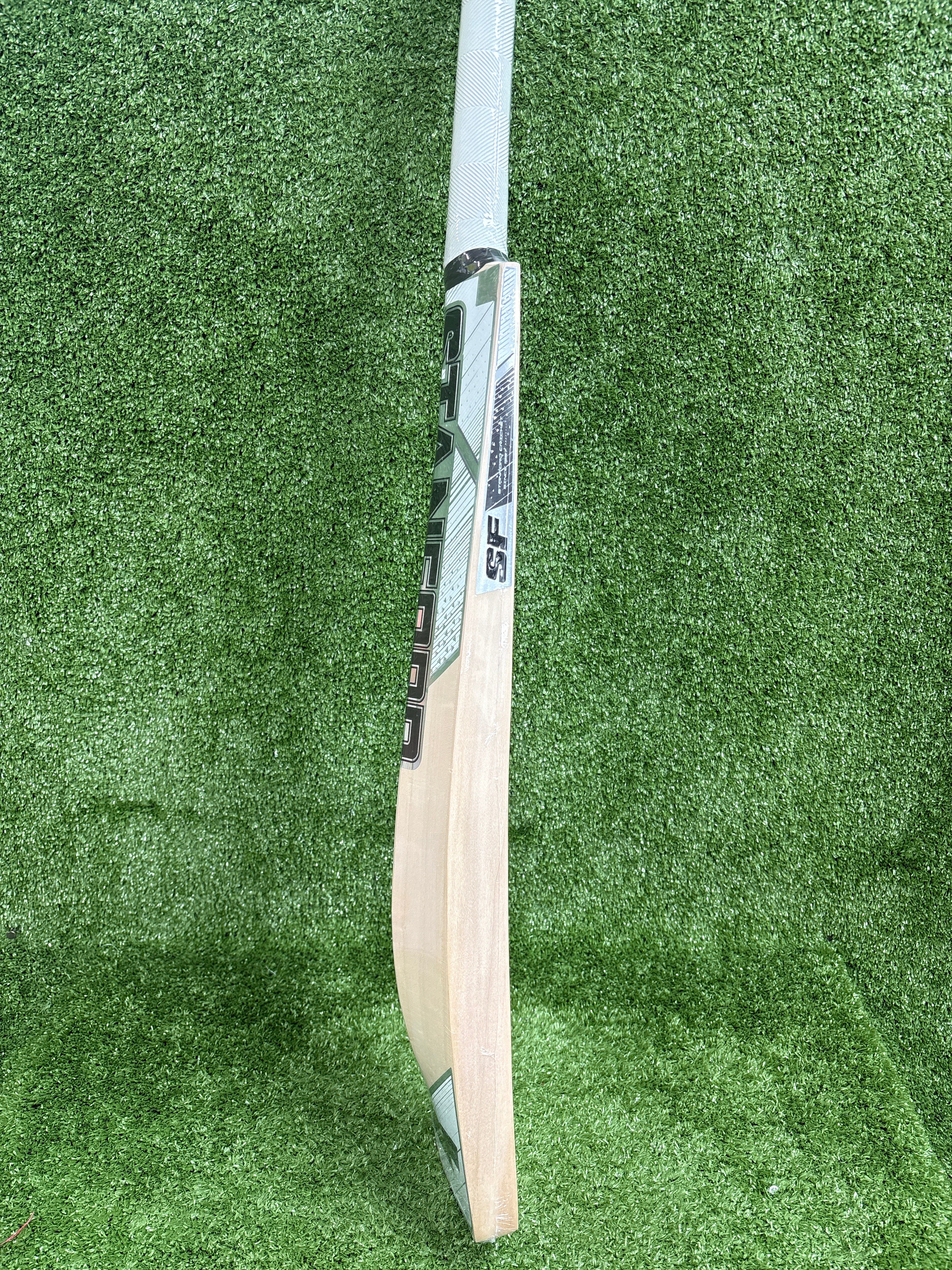 SF Classic 2000 Kashmir Willow Cricket Bat