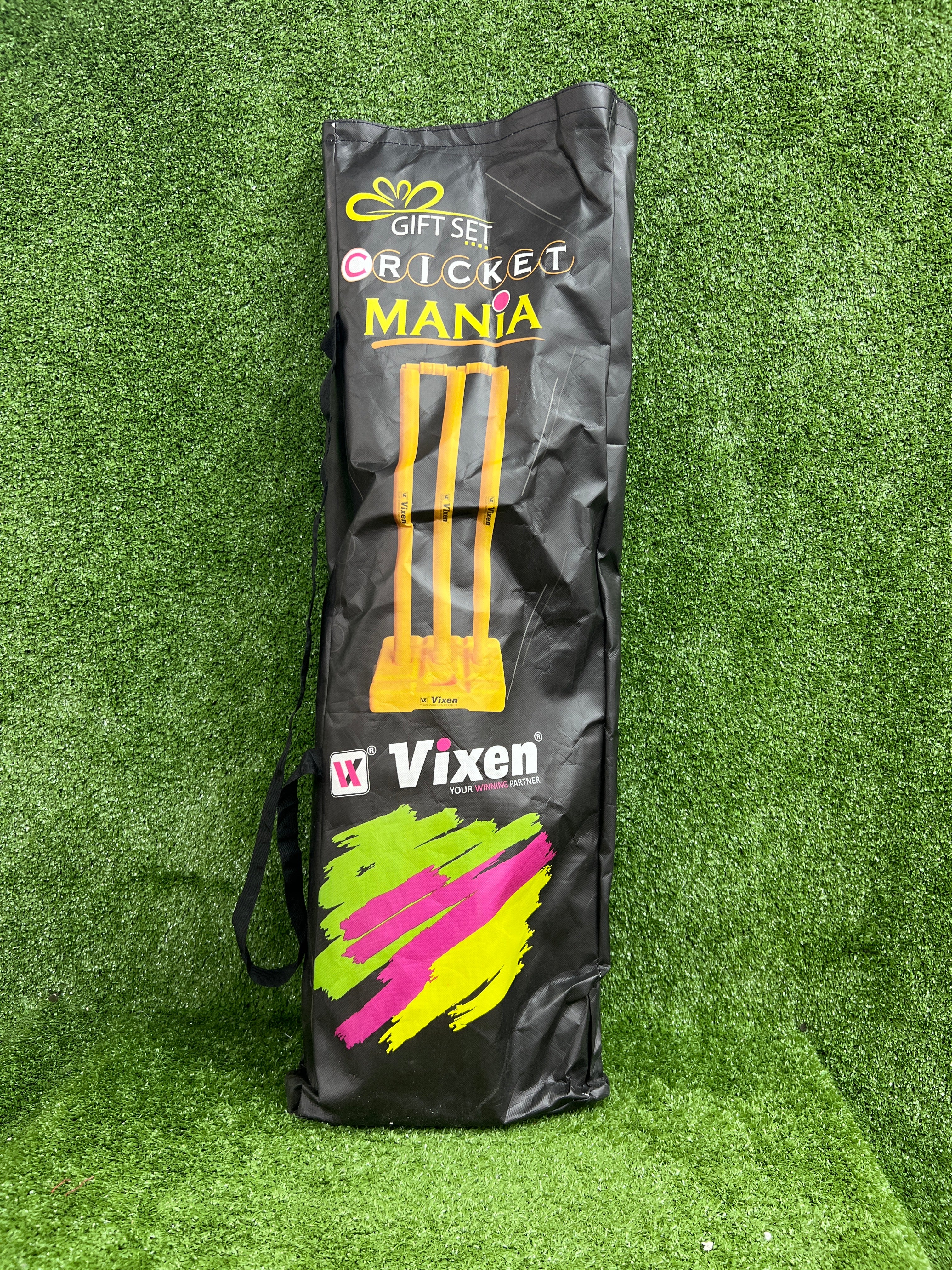 Vixen Cricket Plastic Stumps Set with Plastic Base