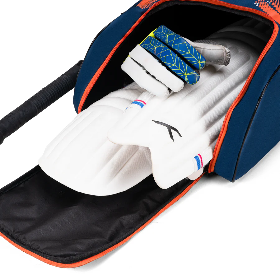 Hundred Pitch Junior Cricket Duffle Kit Bag