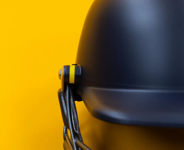 Masuri E-Line Plus Titanium Cricket Helmet - BLACK Masuri