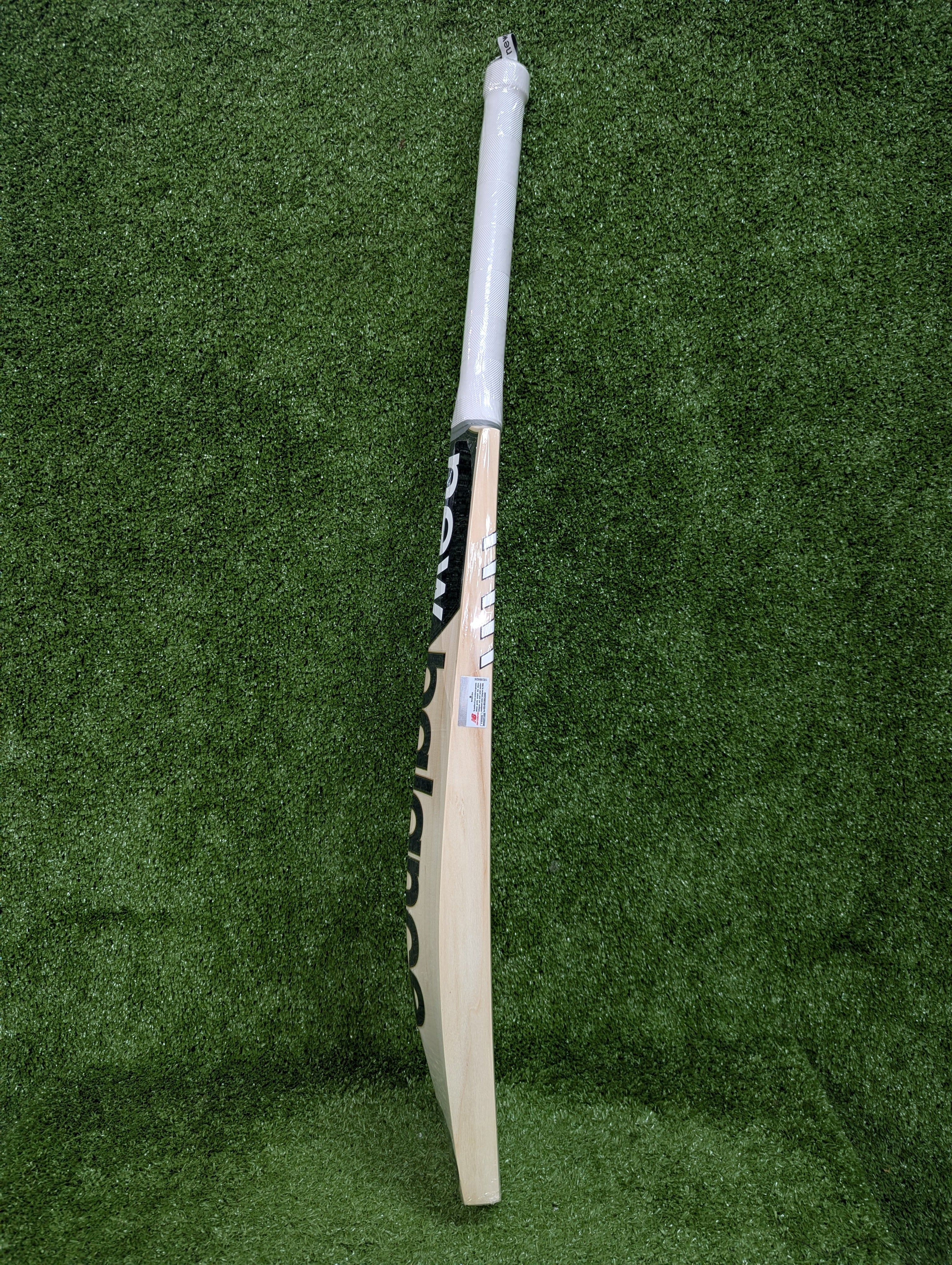 New Balance DC 1100i Max Youth Harrow English Willow Cricket Bat - Side