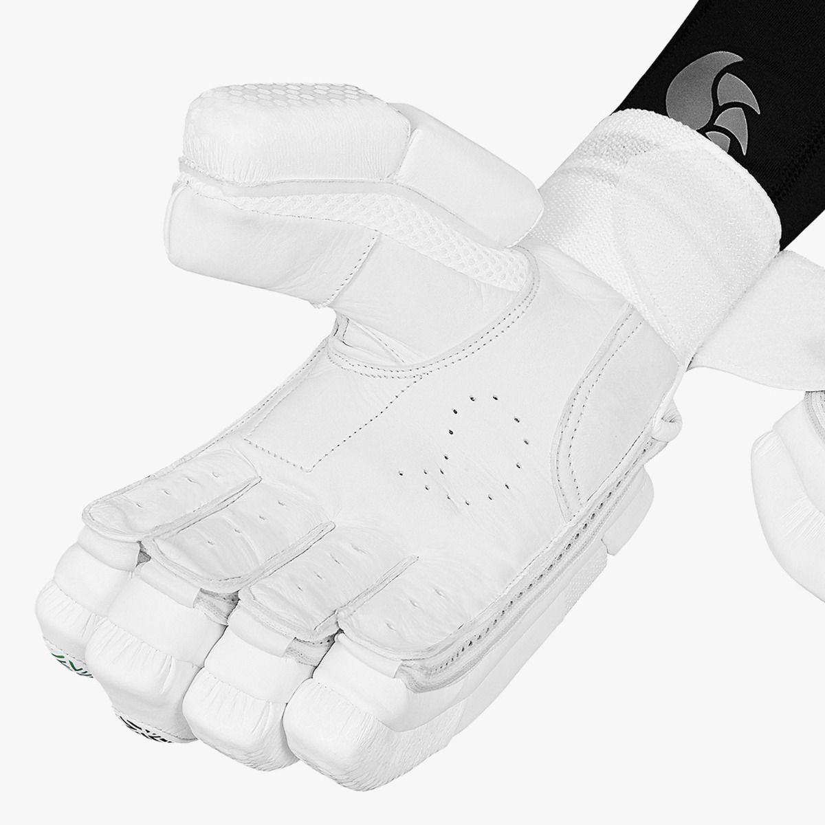 Side view profile of the DSC Split 22 junior gloves highlighting the sidebar and split thumb flexibility.