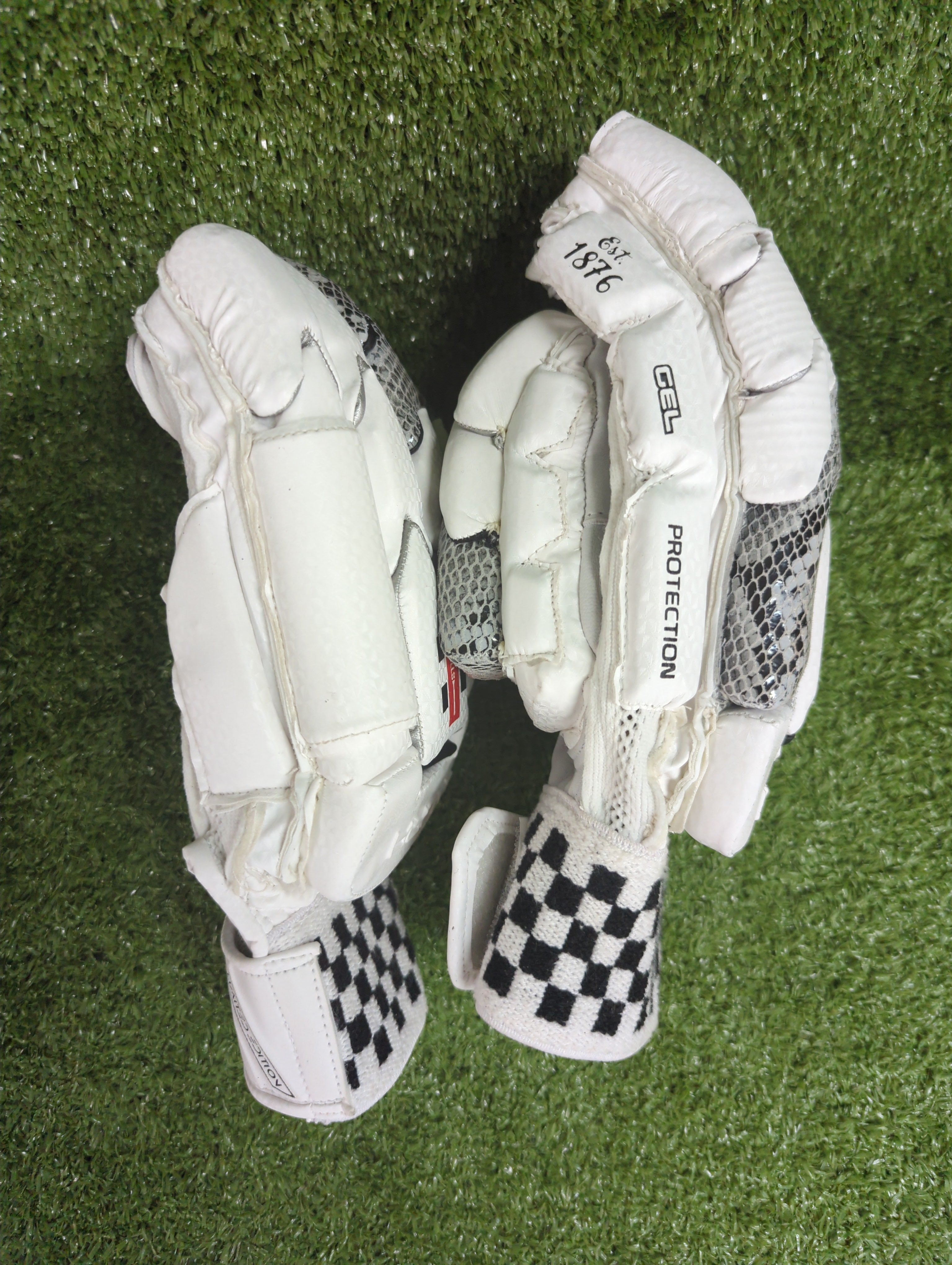Side impact protection bar on Gray-Nicolls batting gloves