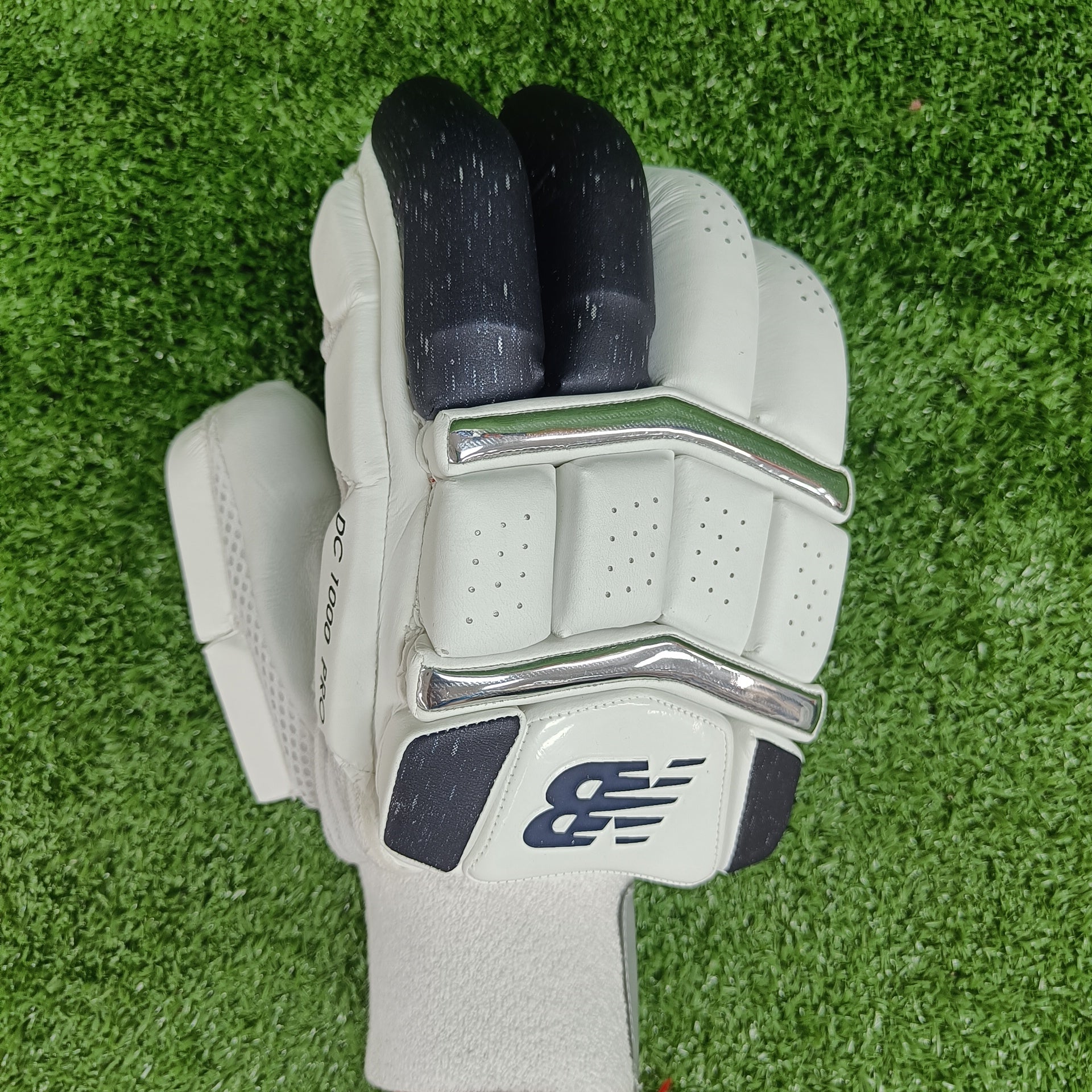 New Balance DC 10i Pro Cricket Batting Gloves