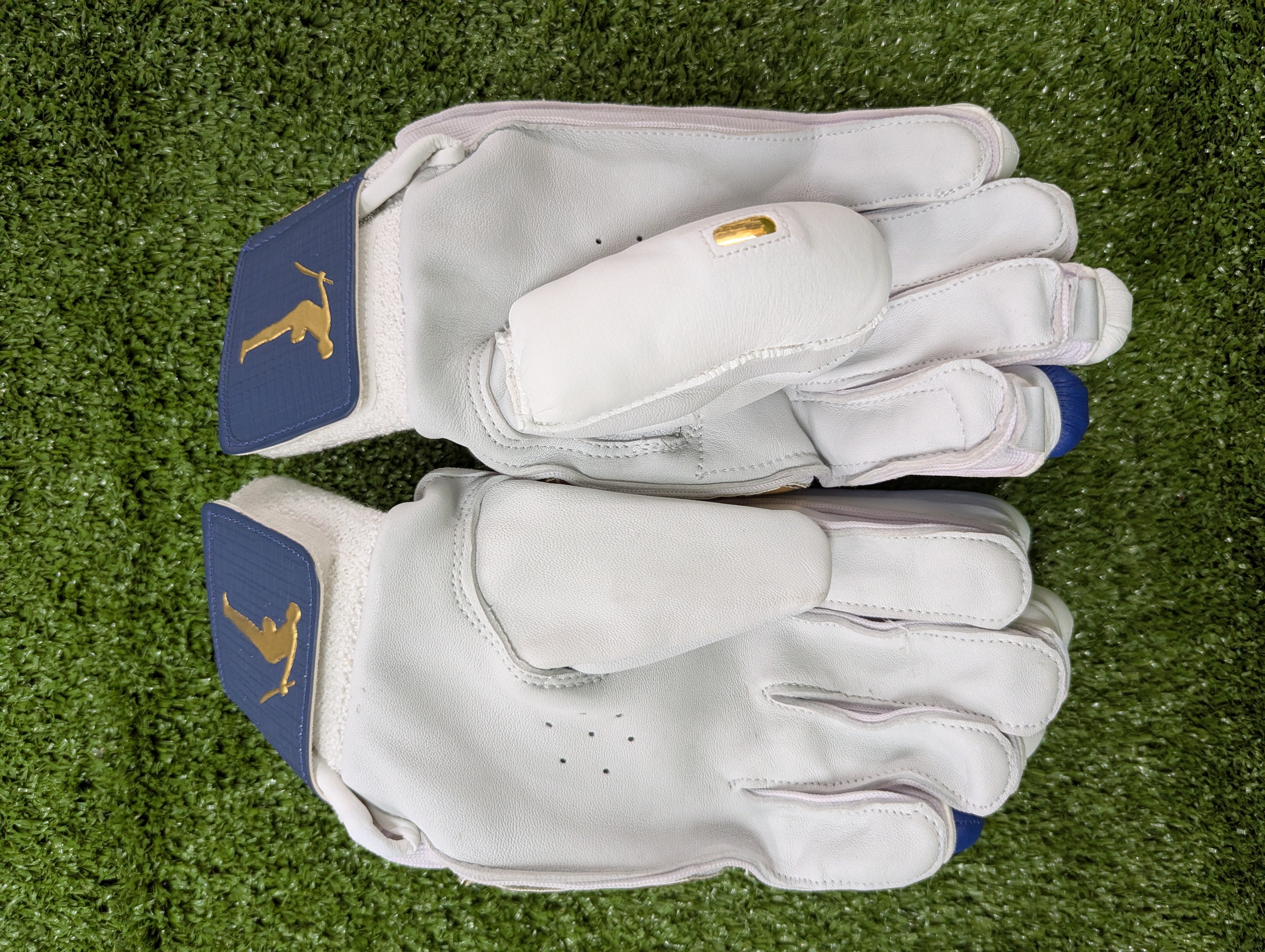 Versant Showman Glory (Shubman Gill) Cricket Batting Gloves Versant