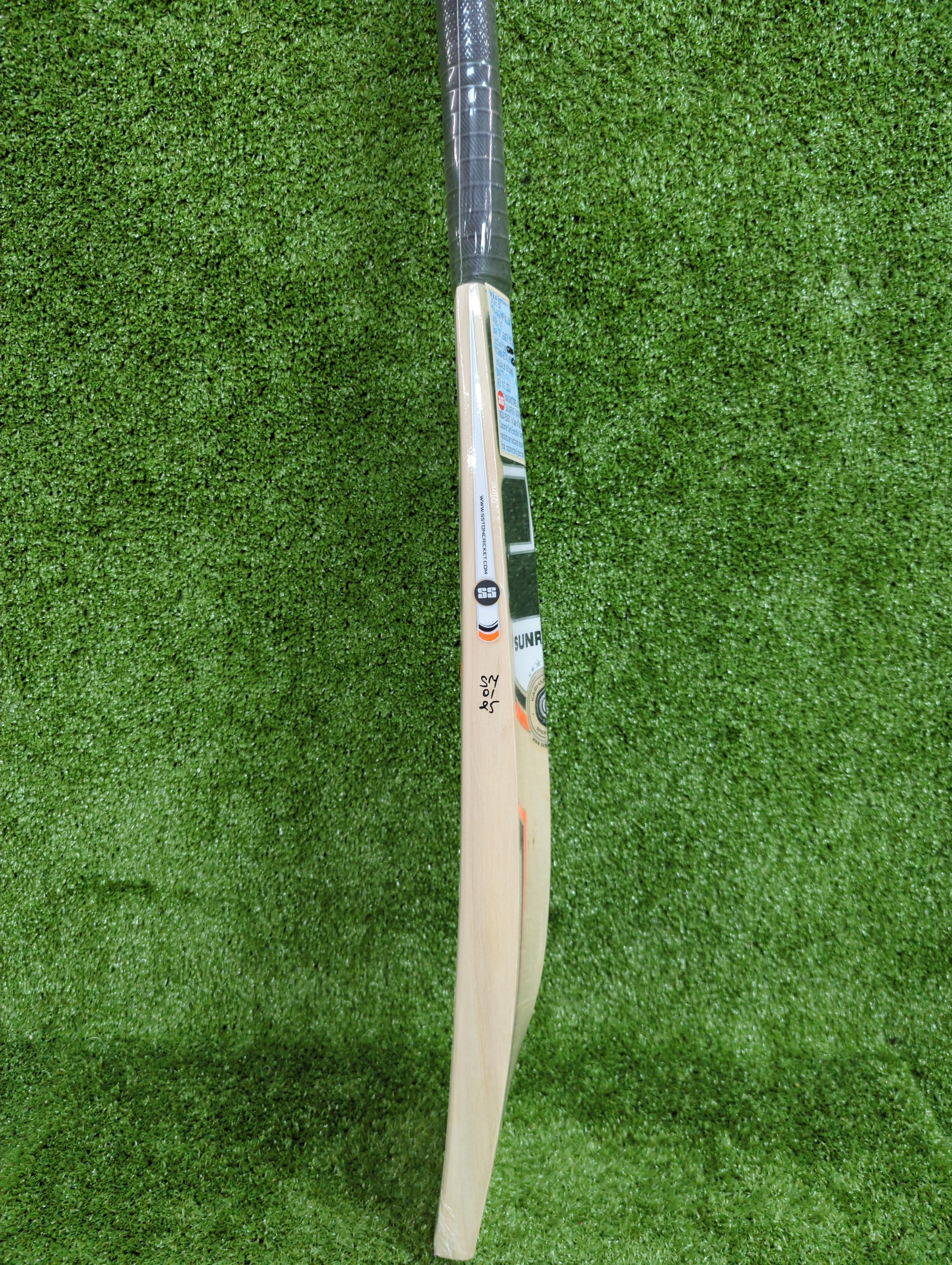 SS R 7 Kashmir Willow Cricket Bat