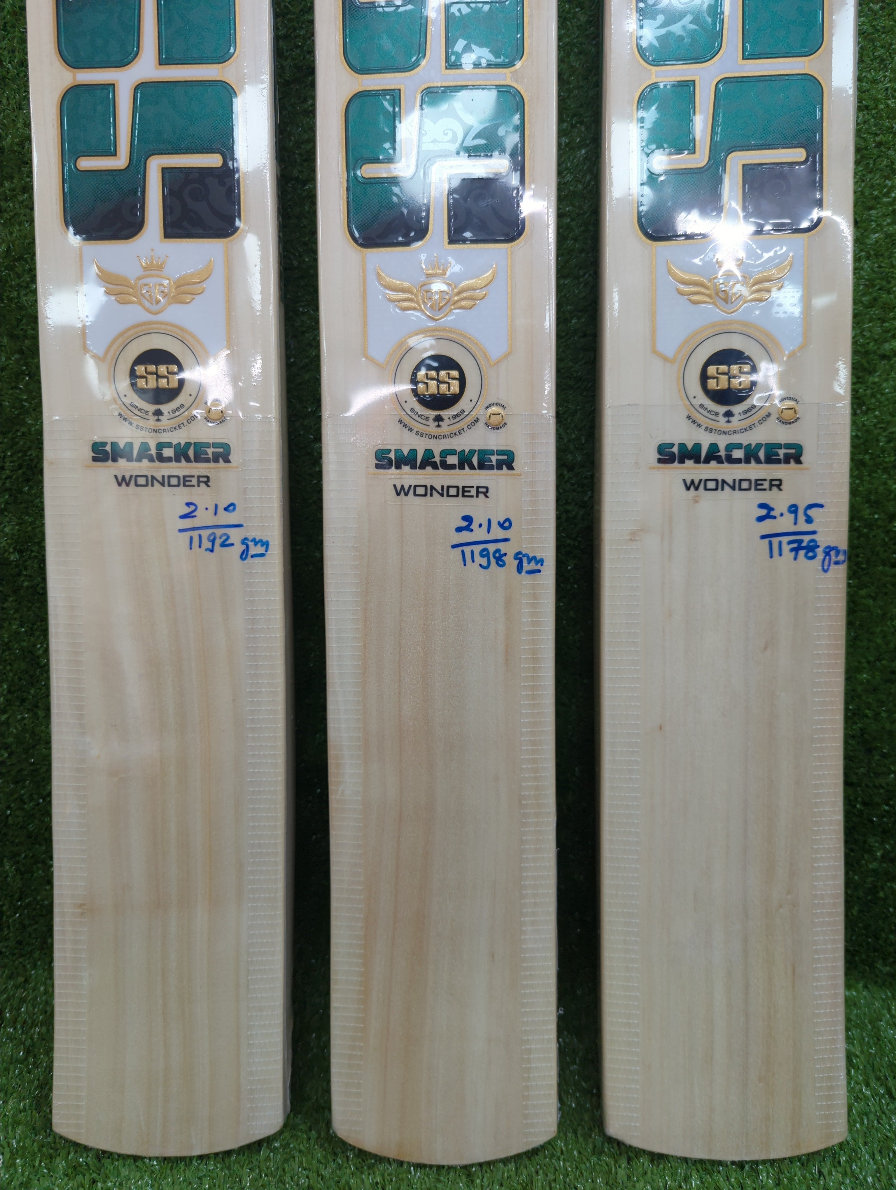 SS GG Smacker Wonder Kashmir Willow Cricket Bat by SS - close-up detail - TopCricketStore