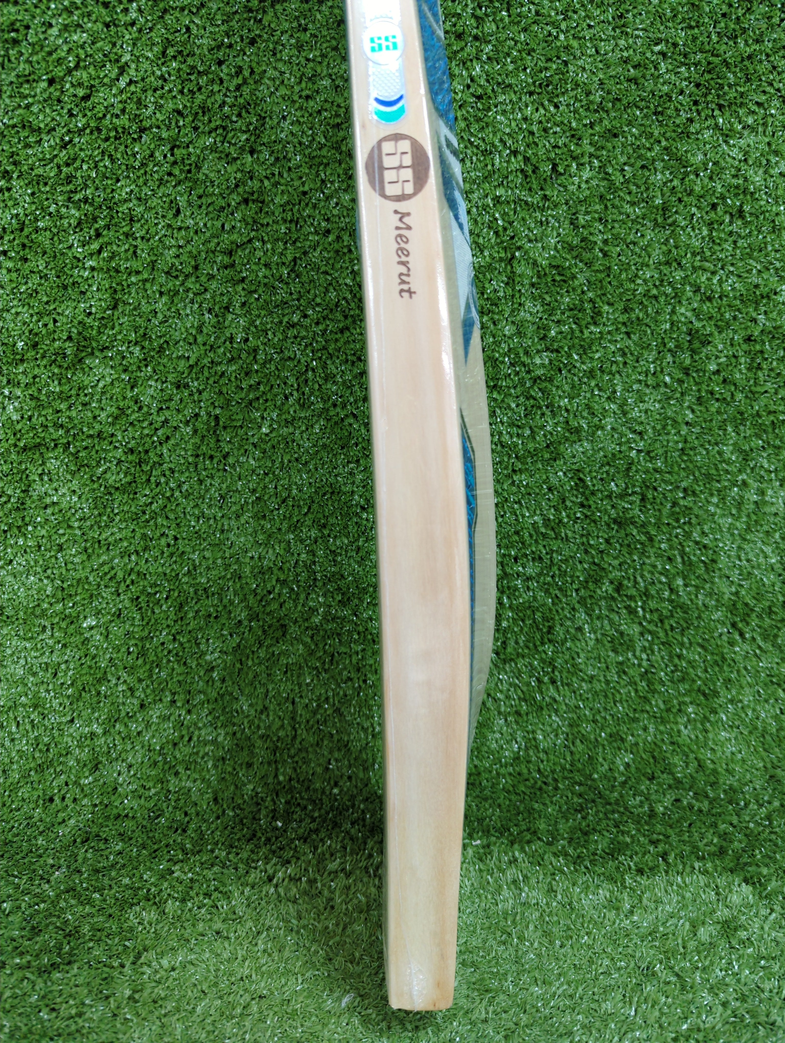SS Sky Flicker Youth Harrow English Willow Cricket Bat by SS - close-up detail - TopCricketStore