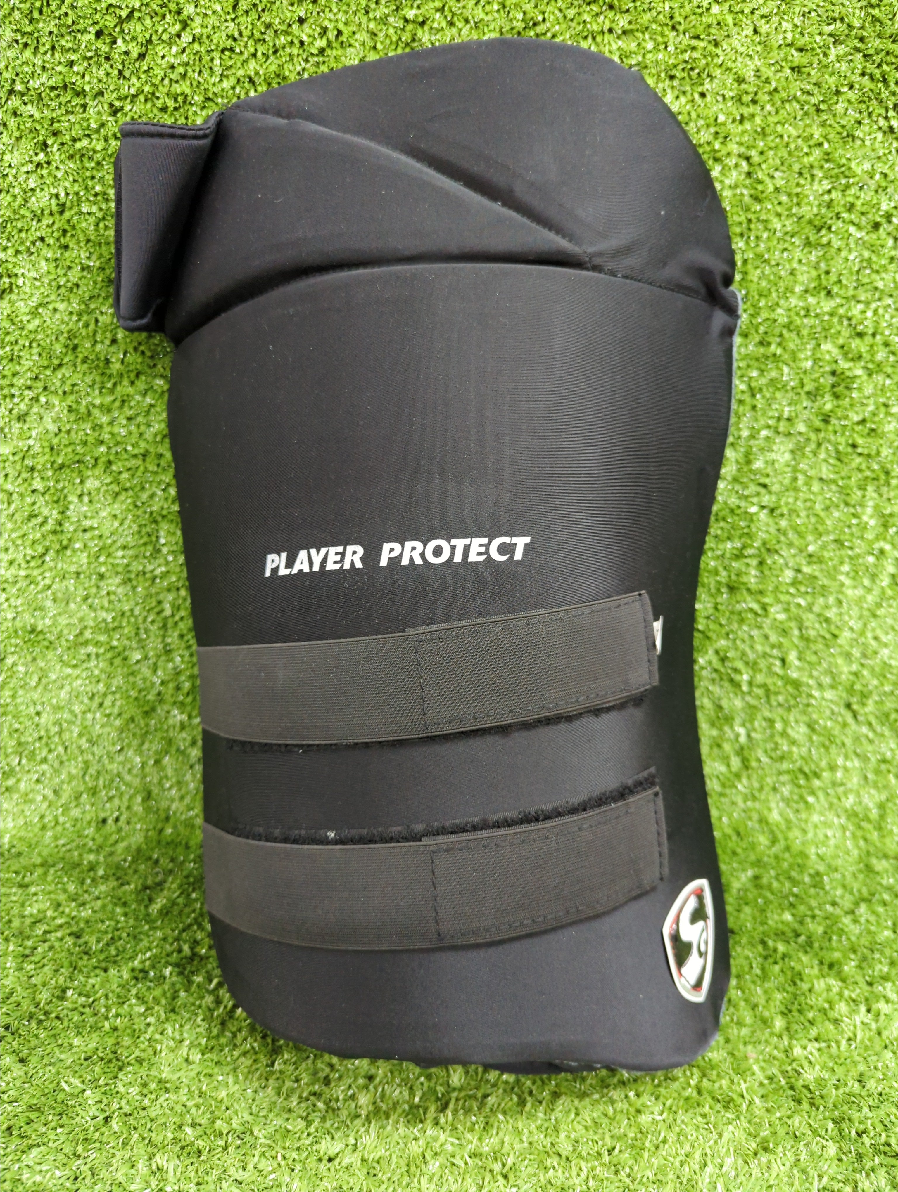 SG Players Protect Adult Thigh Guard (Black)