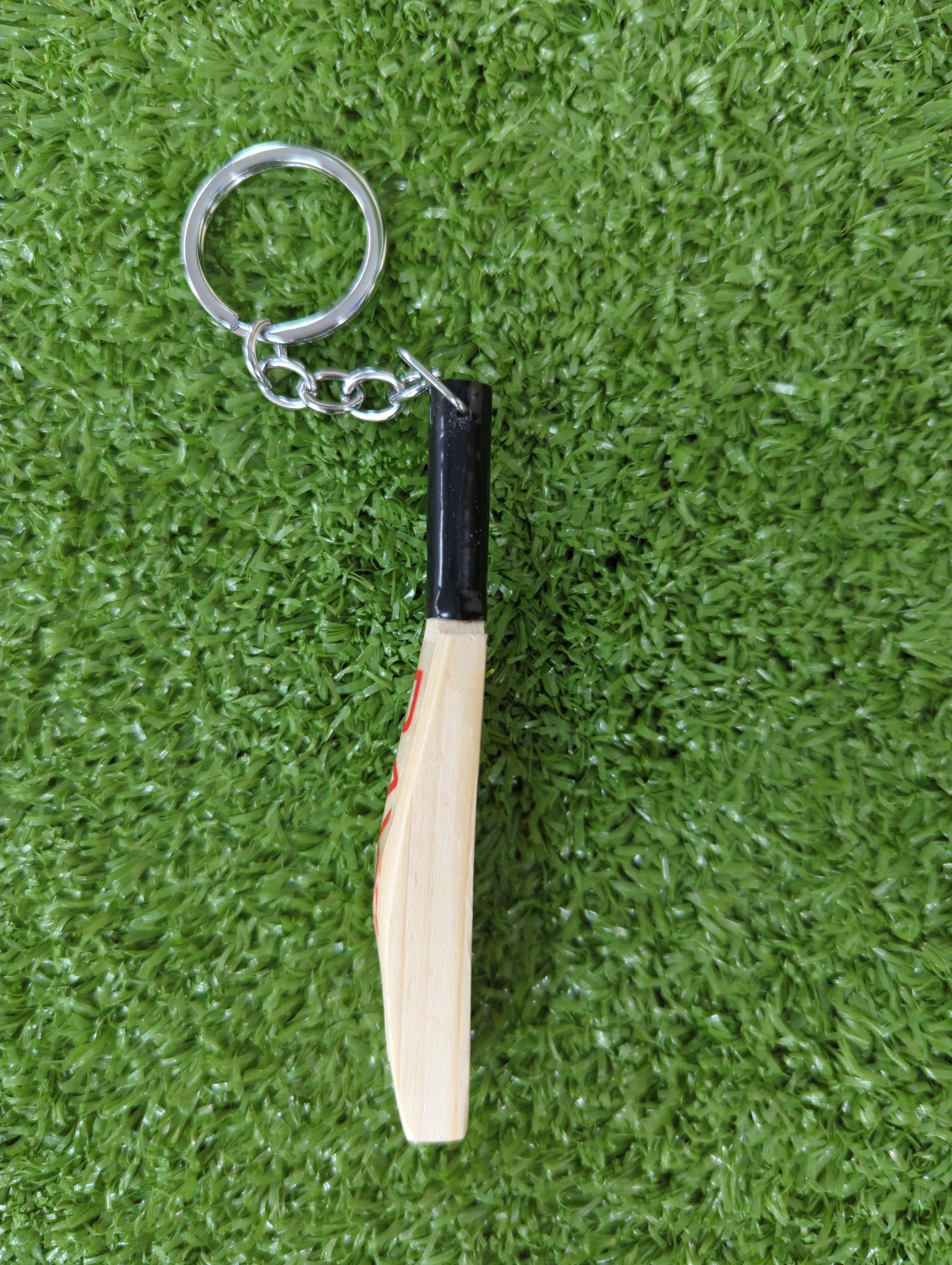 Raydn Cricket Bat Keychain